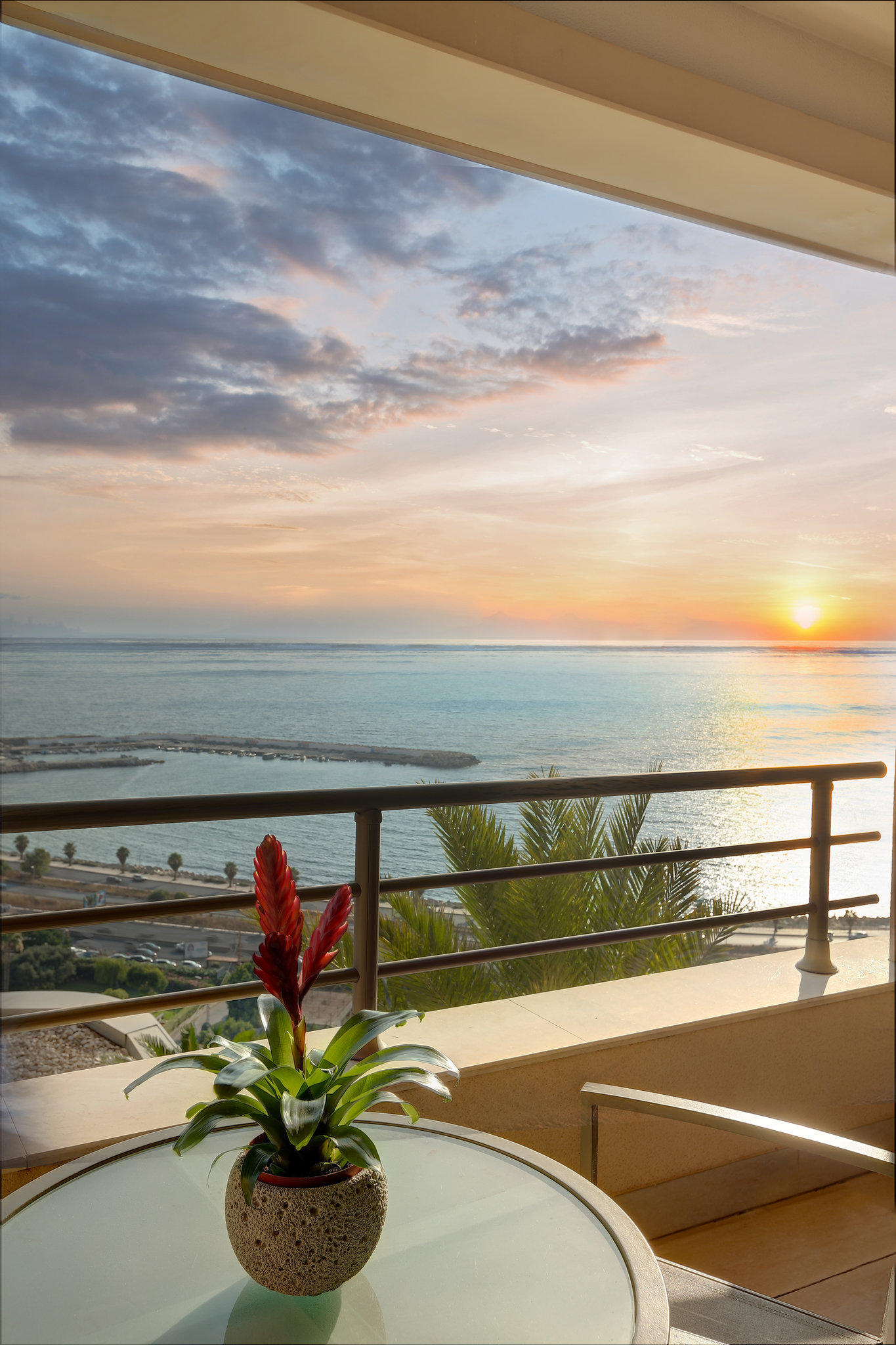 Deluxe_2_Twin_Beds-A2T-view_S