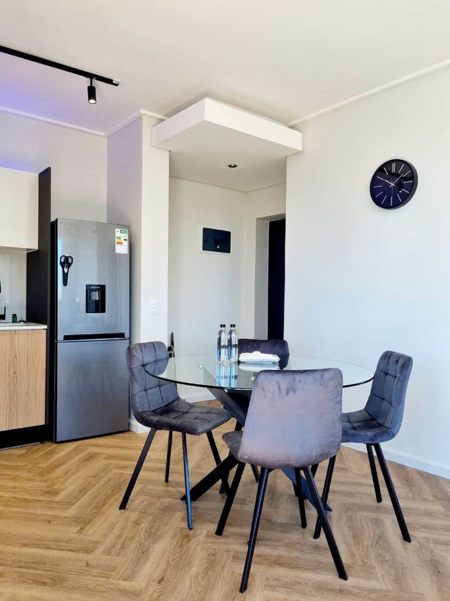 On_park_one_bedroom_-07_S