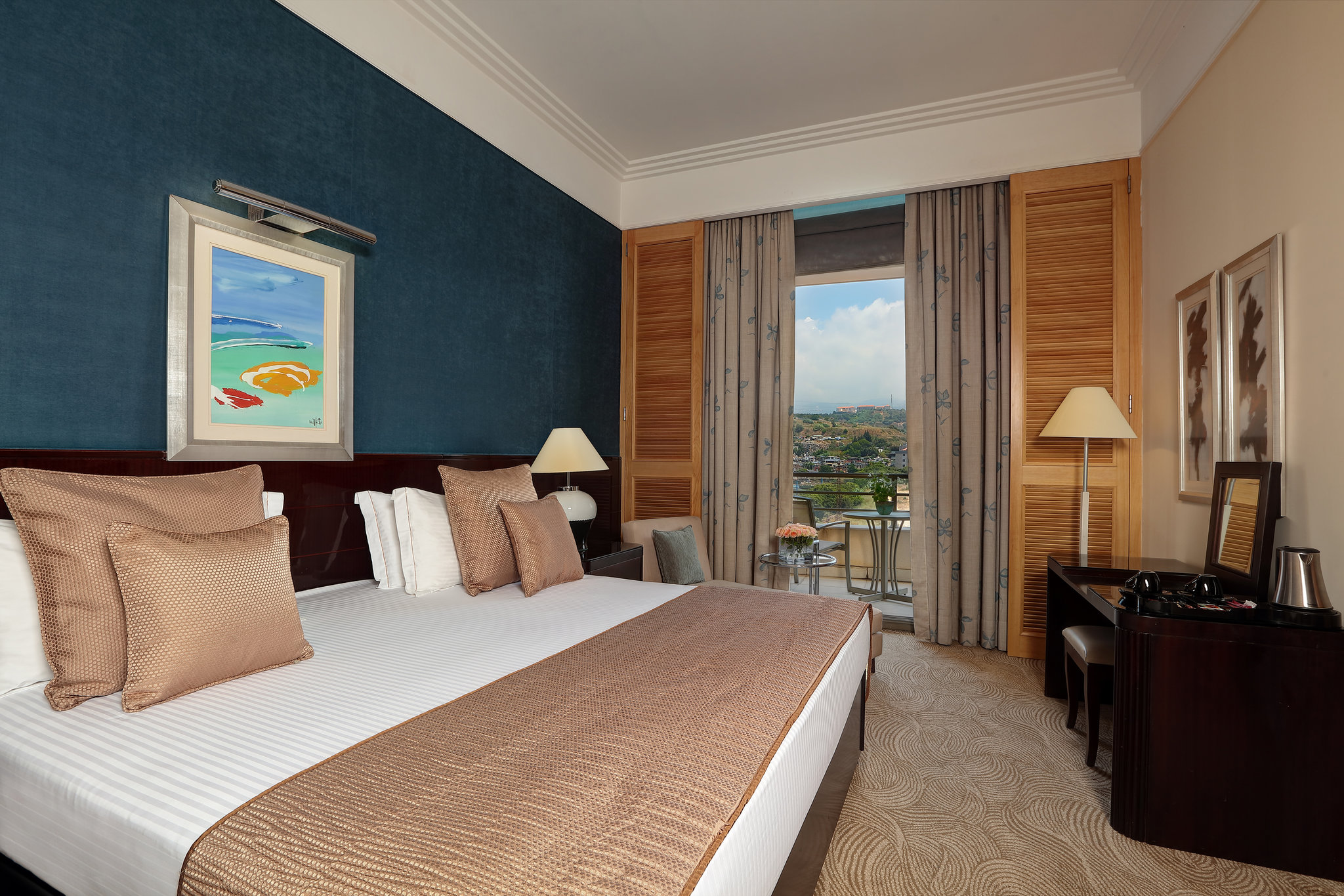 Royal_Junior_Suite-RST-bedroom_S