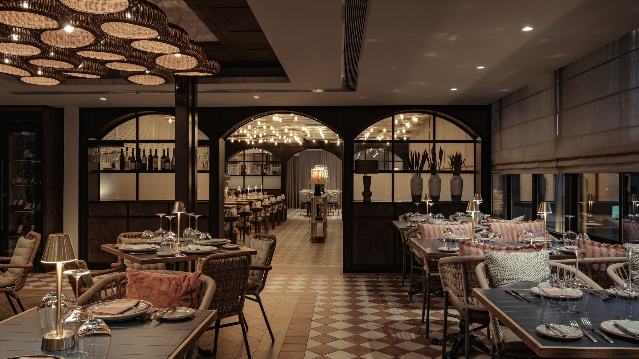 AX_ODYCY_-_Dining_-_Minoa_Mediterranean_Fusion_Restaurant_S