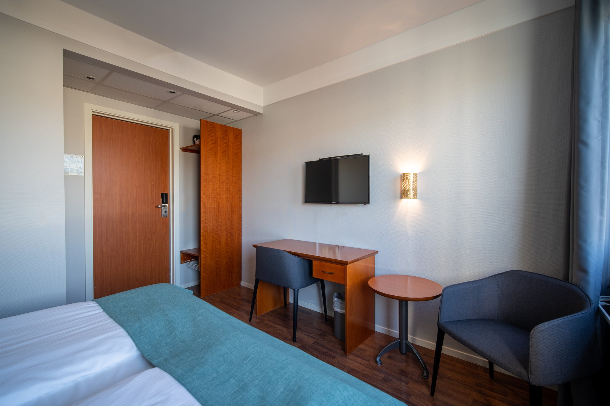 22856_standard-double-room-first-hotel-amalie-tromso-2_S