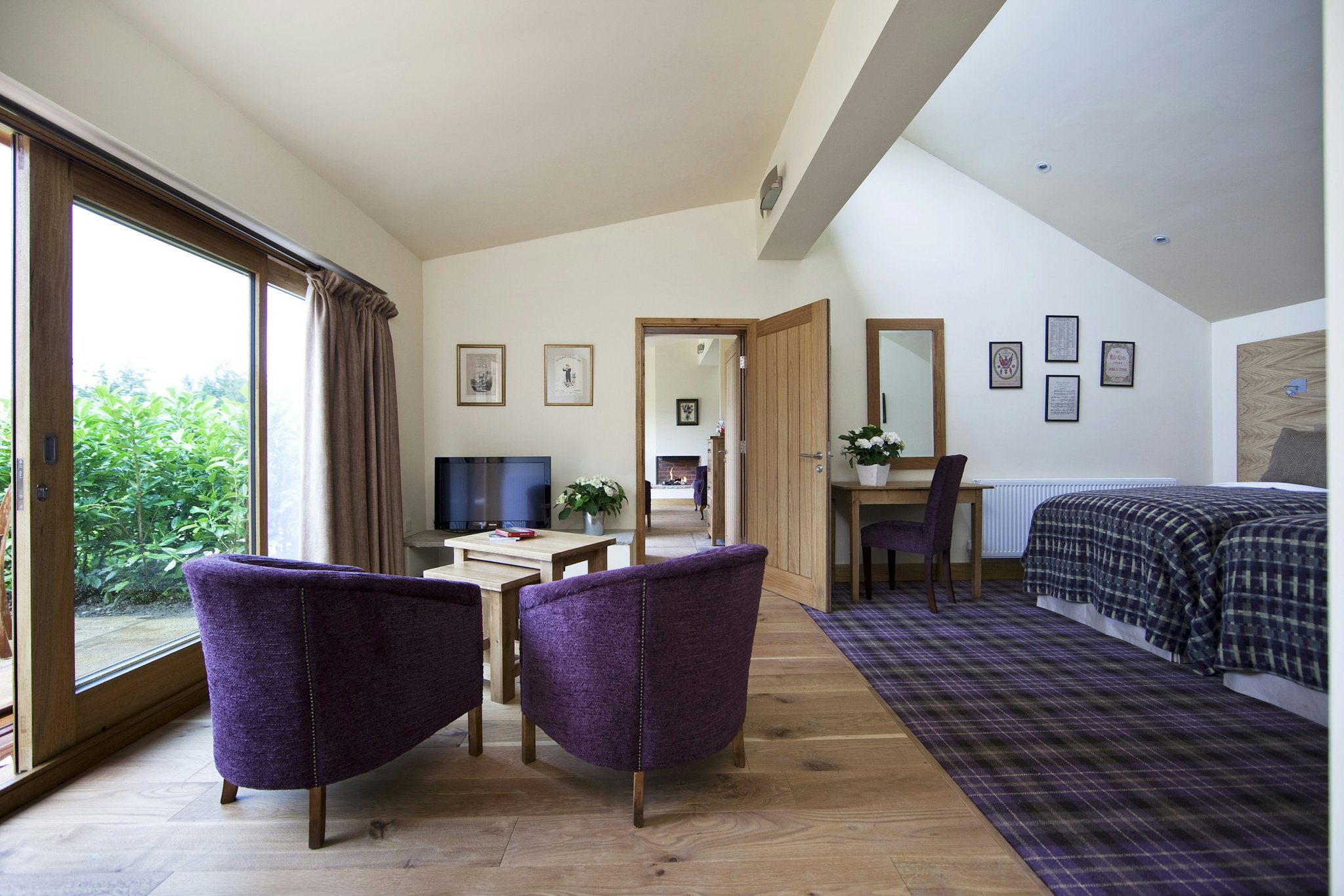 FIUpKUjDY0C47MOdB9XMqA_Garden_Room_S