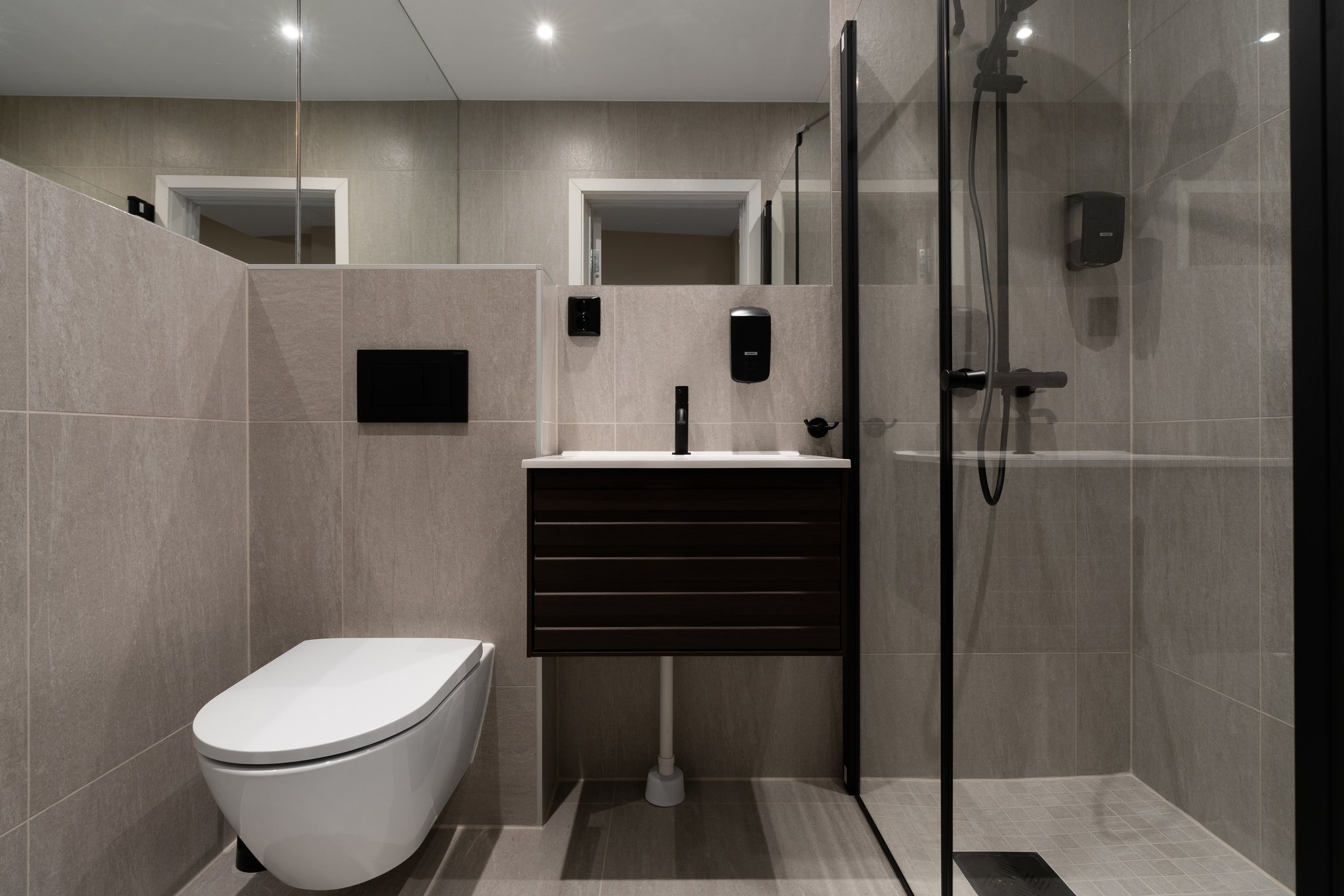 22891_bathroom-double-room-first-hotel-skansen_S