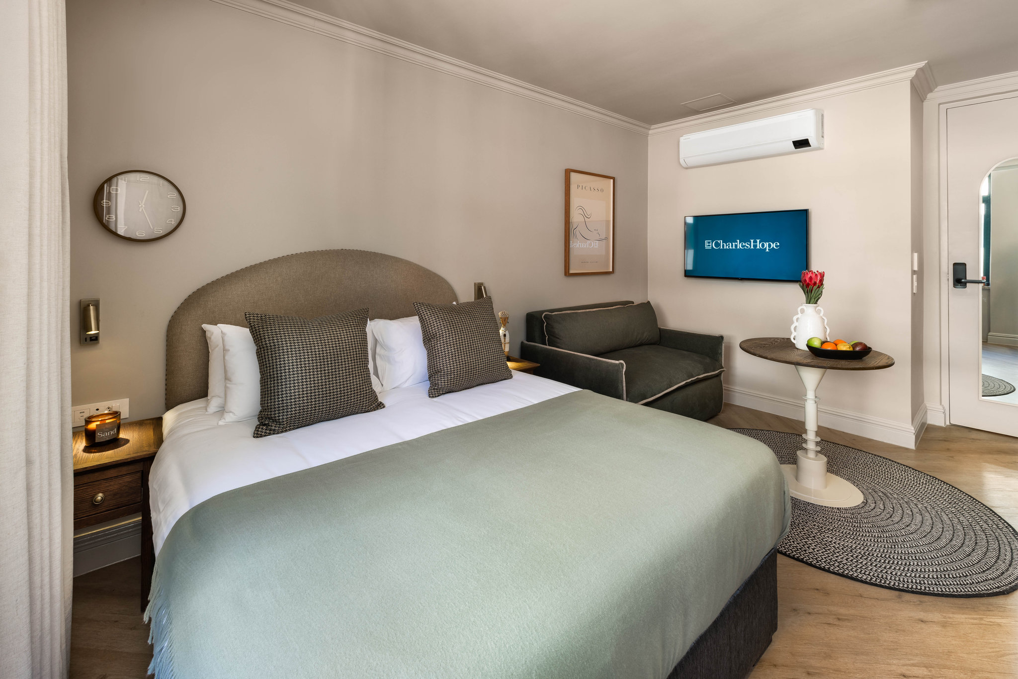 PtFyUcQmGkyeWdoeSLXhQw_Superior_Studio.(14)_S