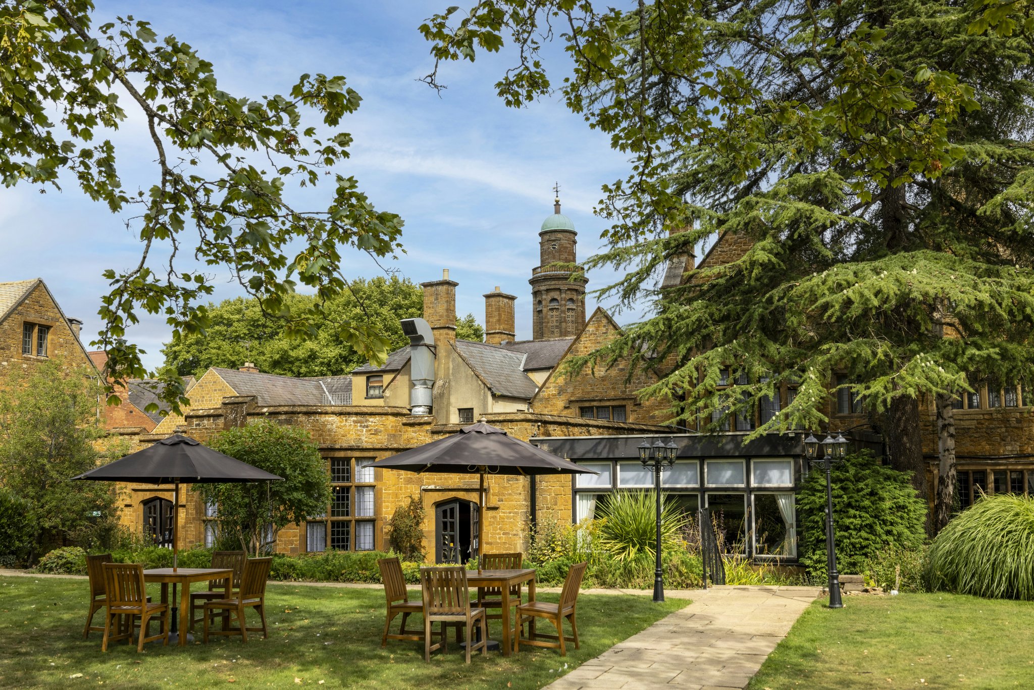 oR1yBs8XhEKDKVB12We8ug_Gardens_(1)_S