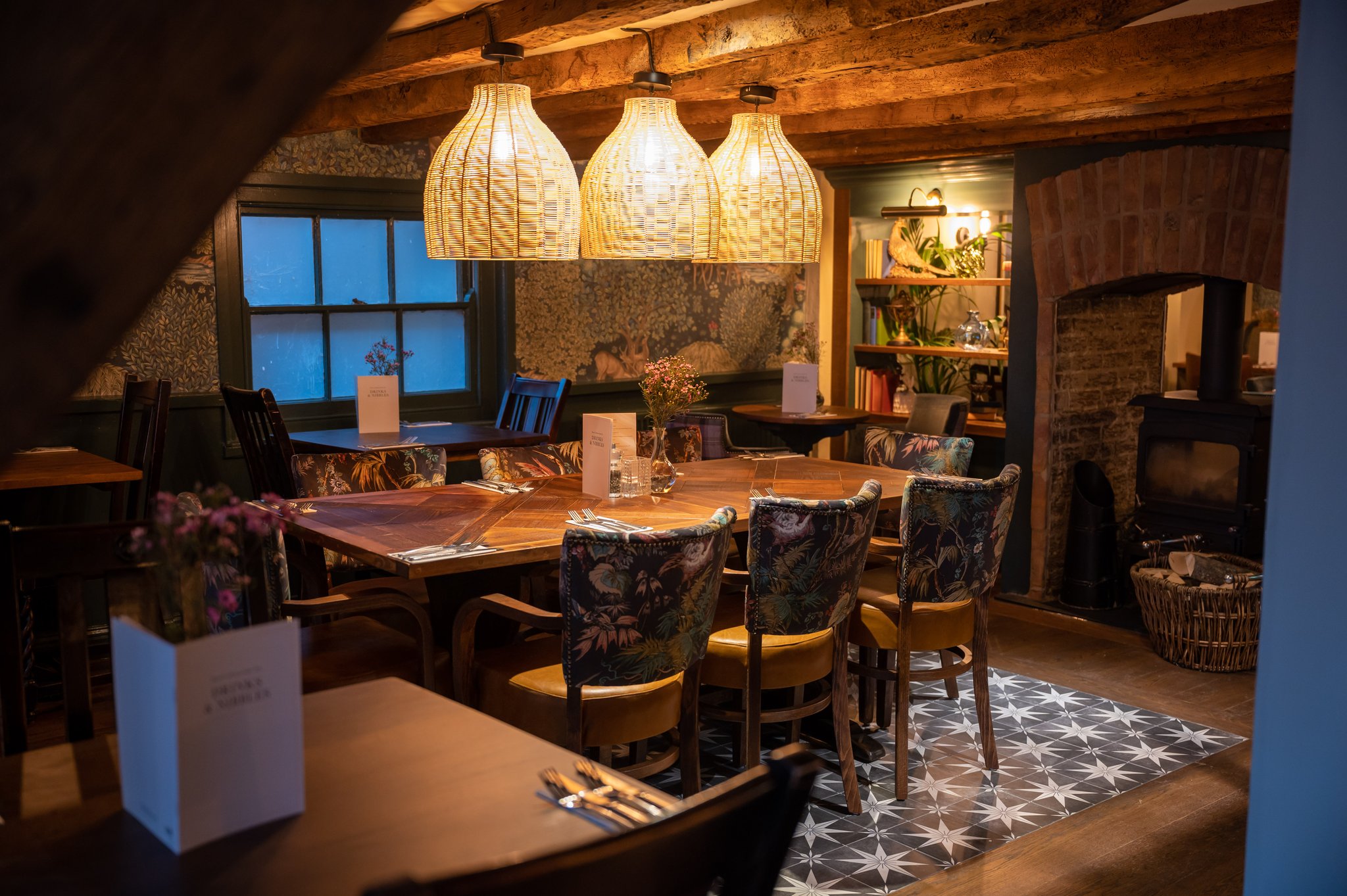 6189_DB_C_B_GreenMan_Harlow_Pub_2022_44_S