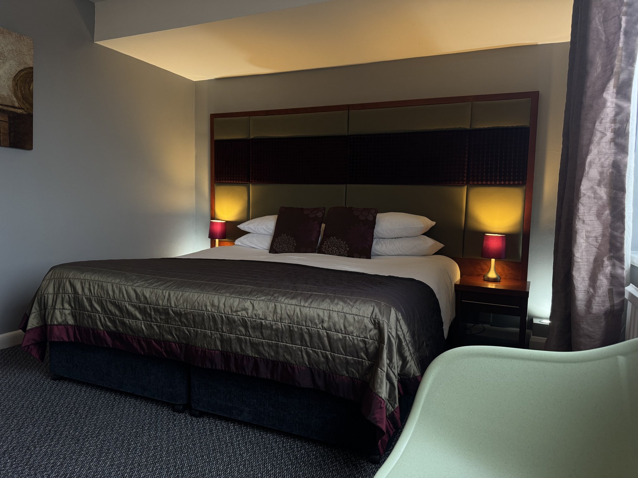 rzEonaAEUqi2TaB9neD4g_Superior_room_(1)_S