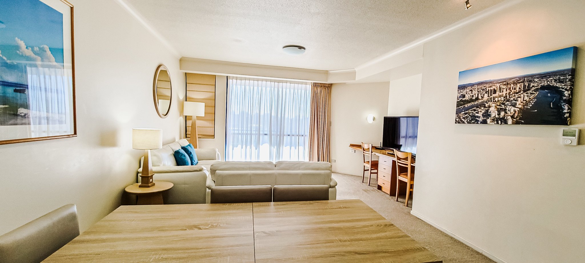 OzLsouR9kkODD7HeM2JESQ_Living_Room_-_1102_S