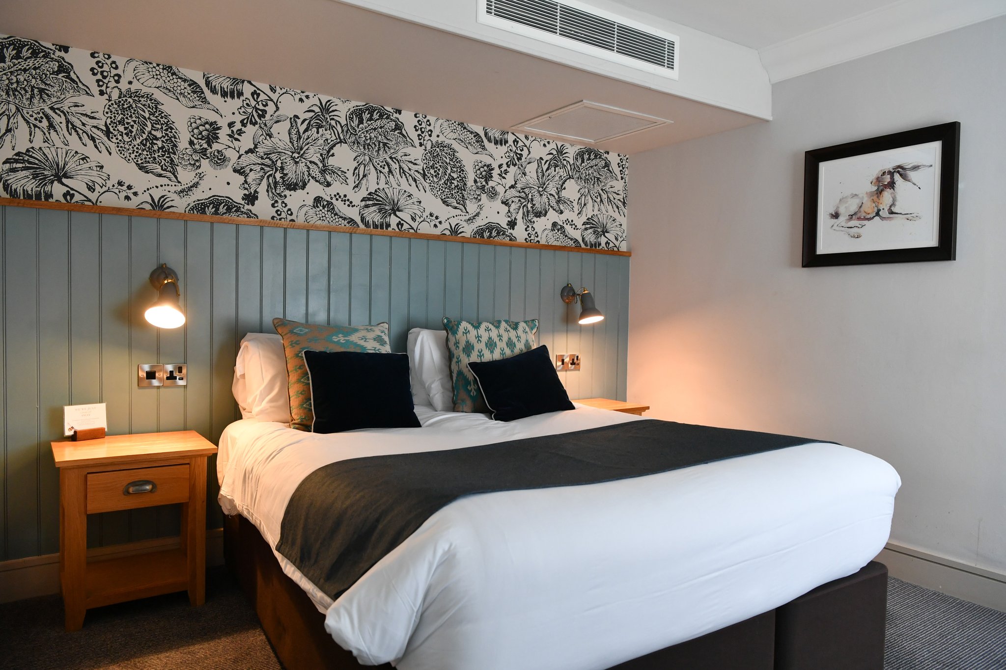 6193_DB_C_B_GreswoldeArms_Knowle_Pub_2023_113_S