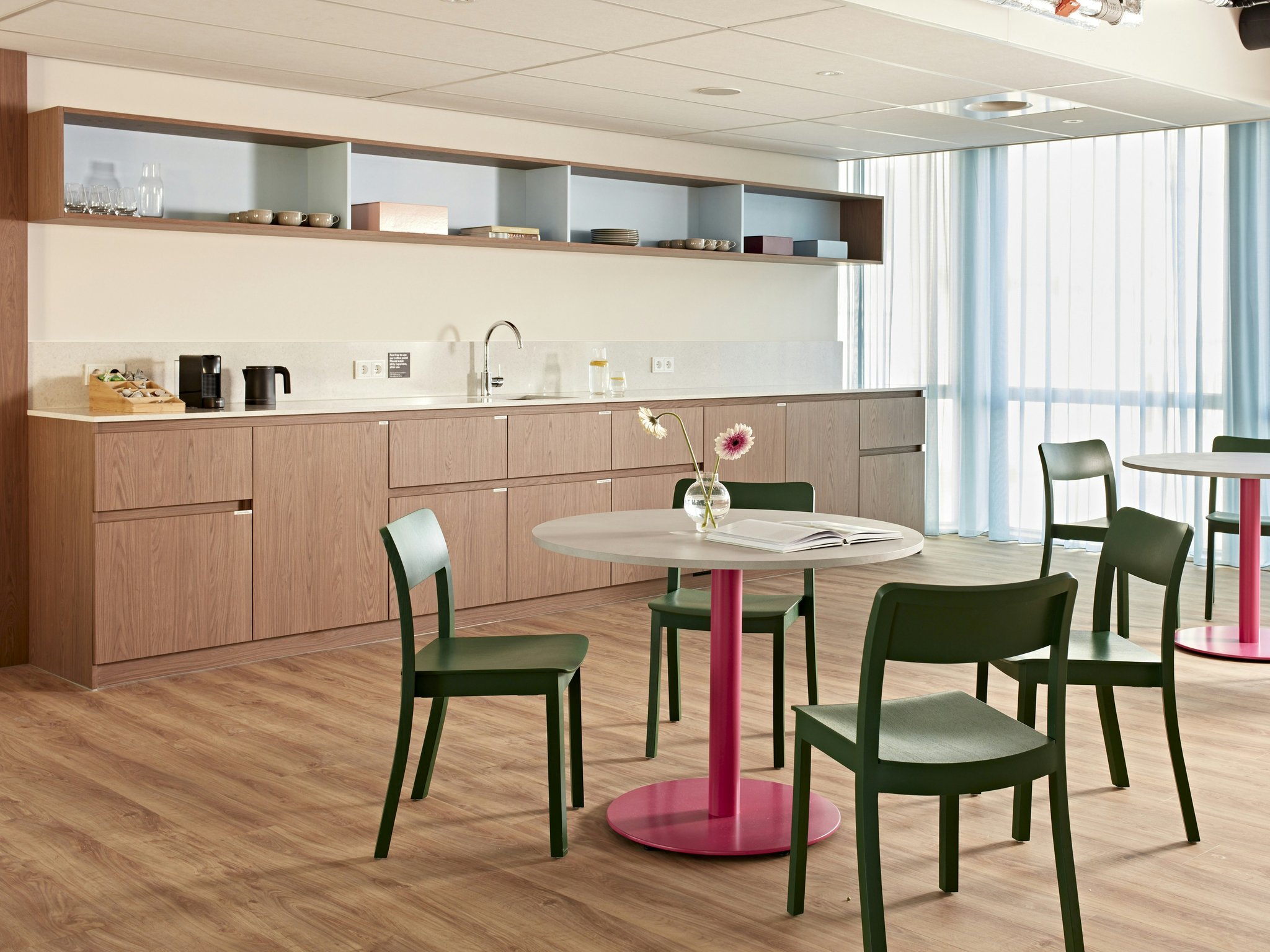 EWfzH37kTUK79dbrId9tbA_image-008_(1)_S