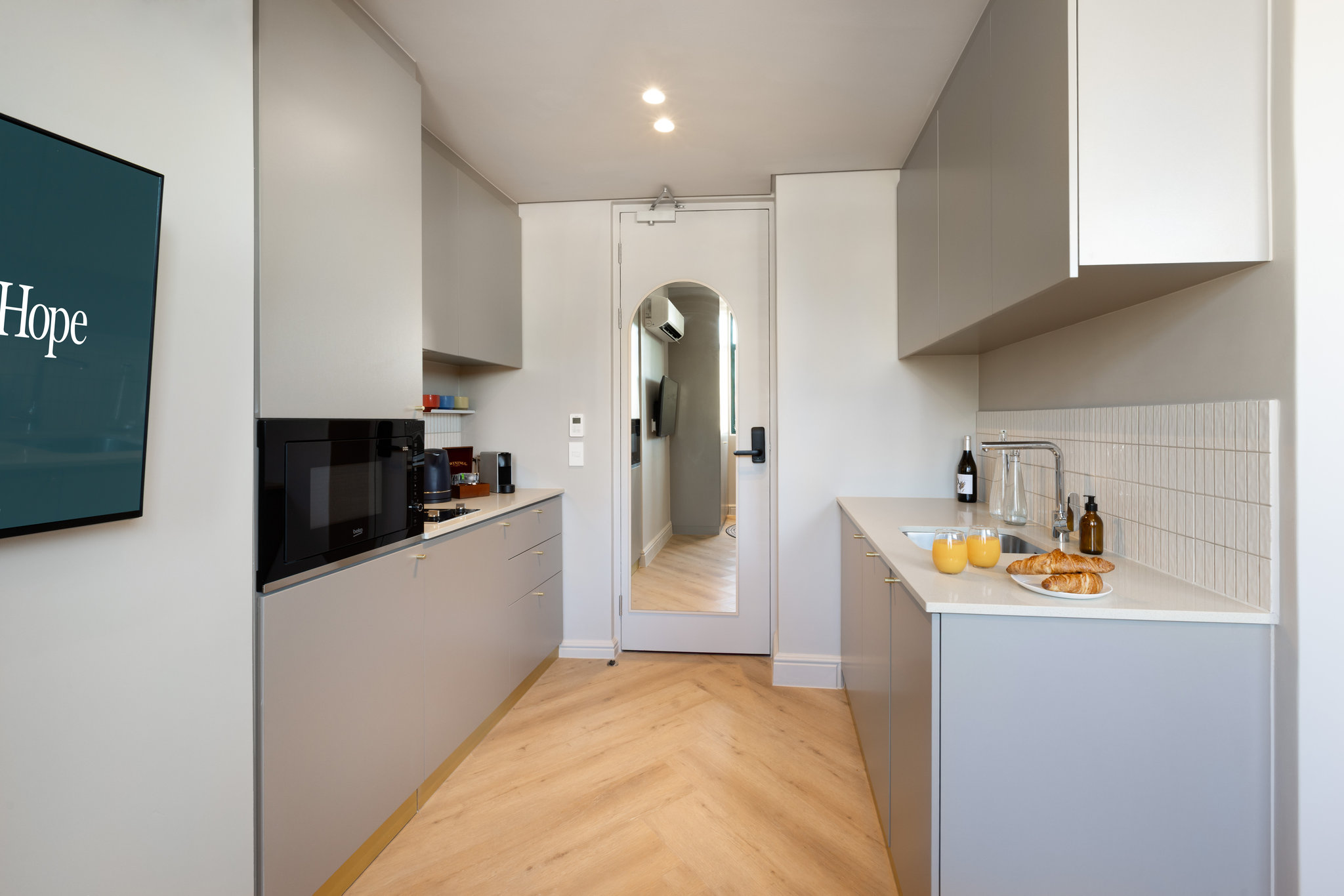 x5fQLEQrUpL12sUW4XCg_Standard_Studio_(2)_S