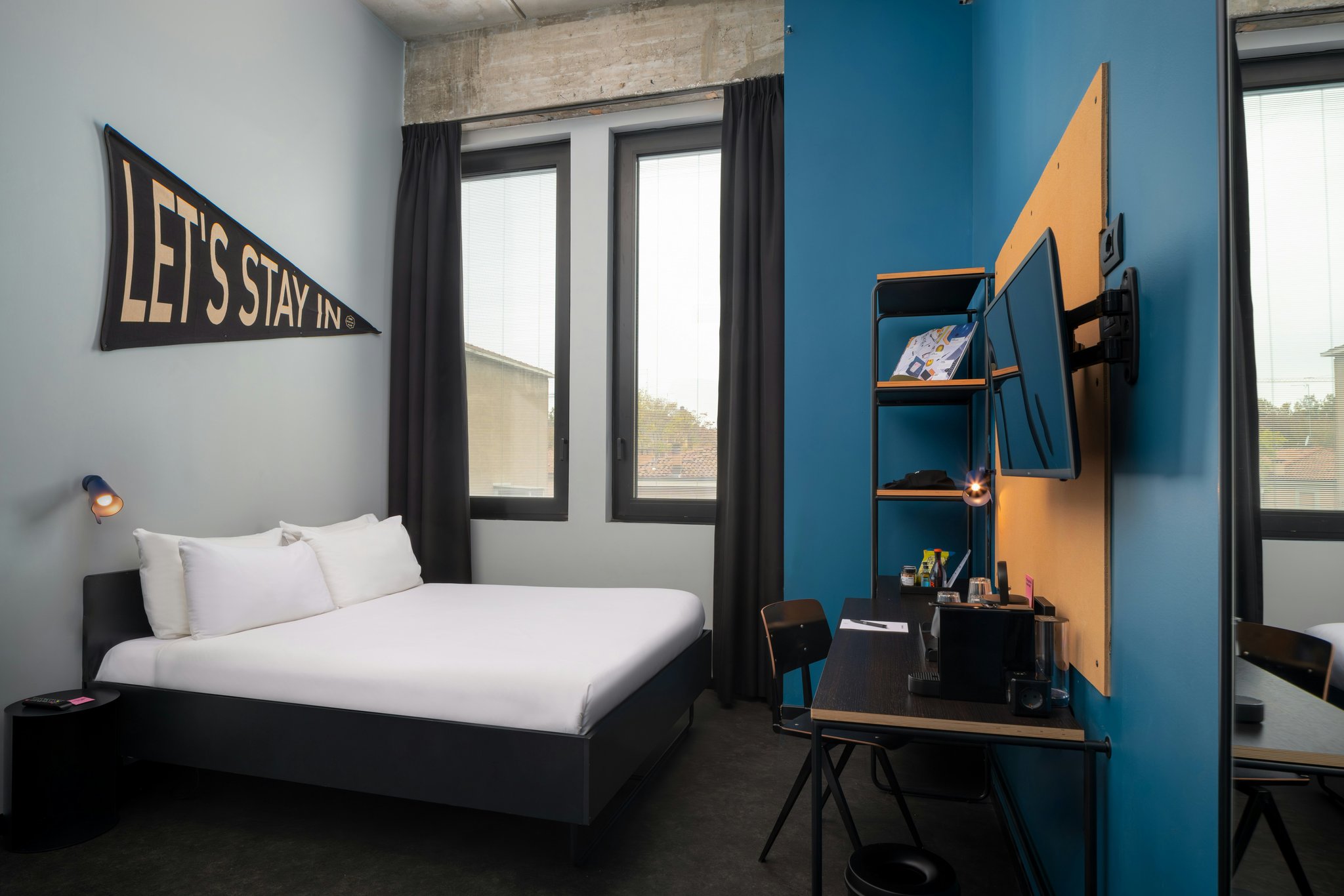 a0VKJaWTvUSbKc5YS3zkpA_Standard_Queen_S