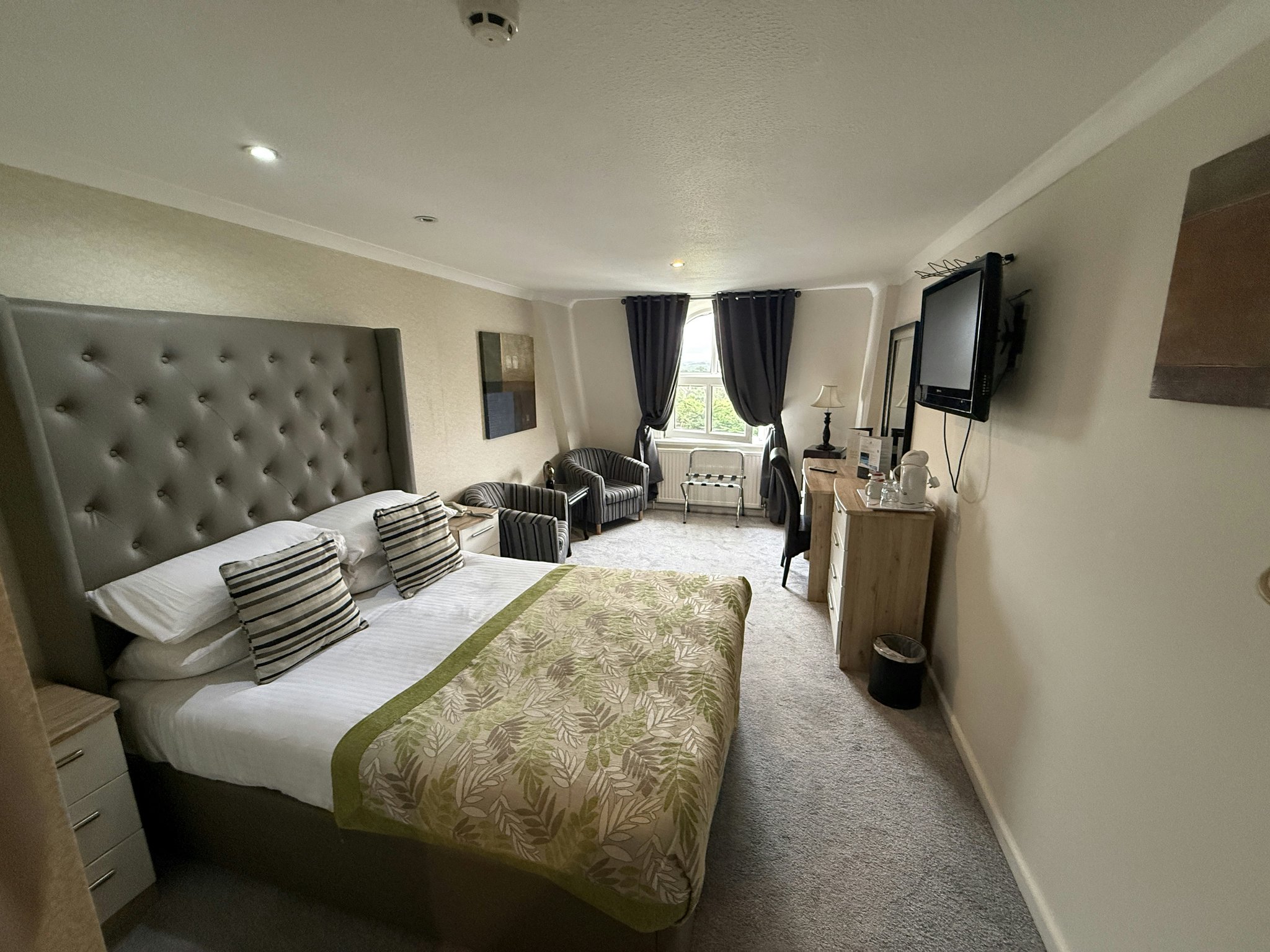 pialNYtxs0uBLwxgWrF7Sw_Pool_view_S