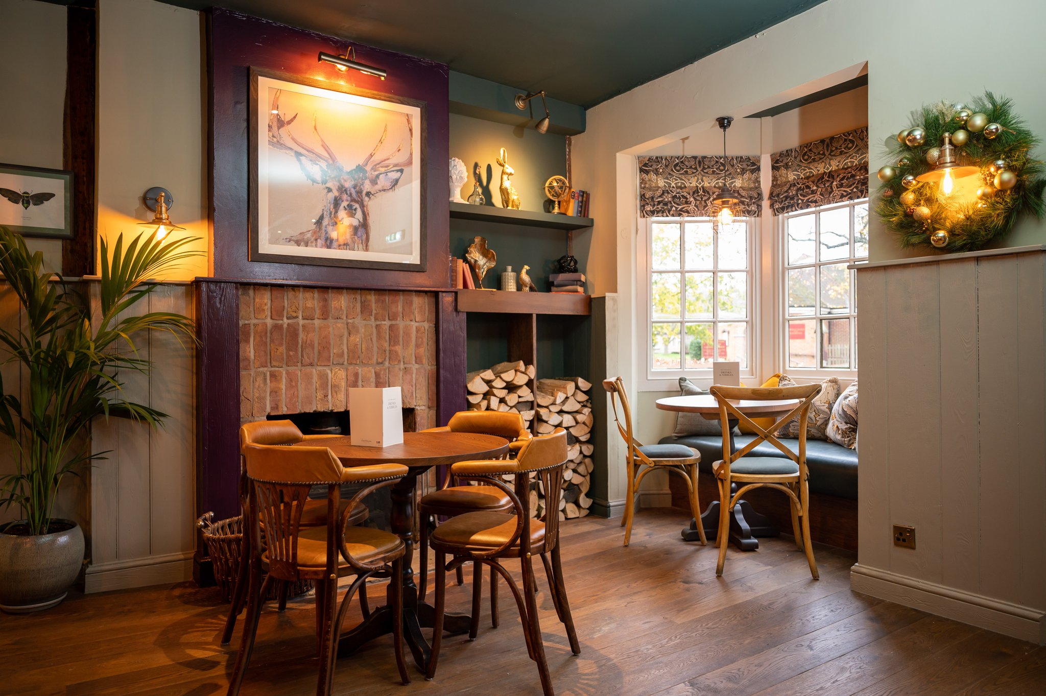 6189_DB_C_B_GreenMan_Harlow_Pub_2023_38_S