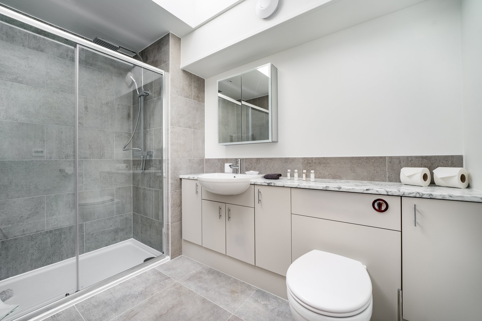 Two_Bedroom_apartment-Bathroom_S