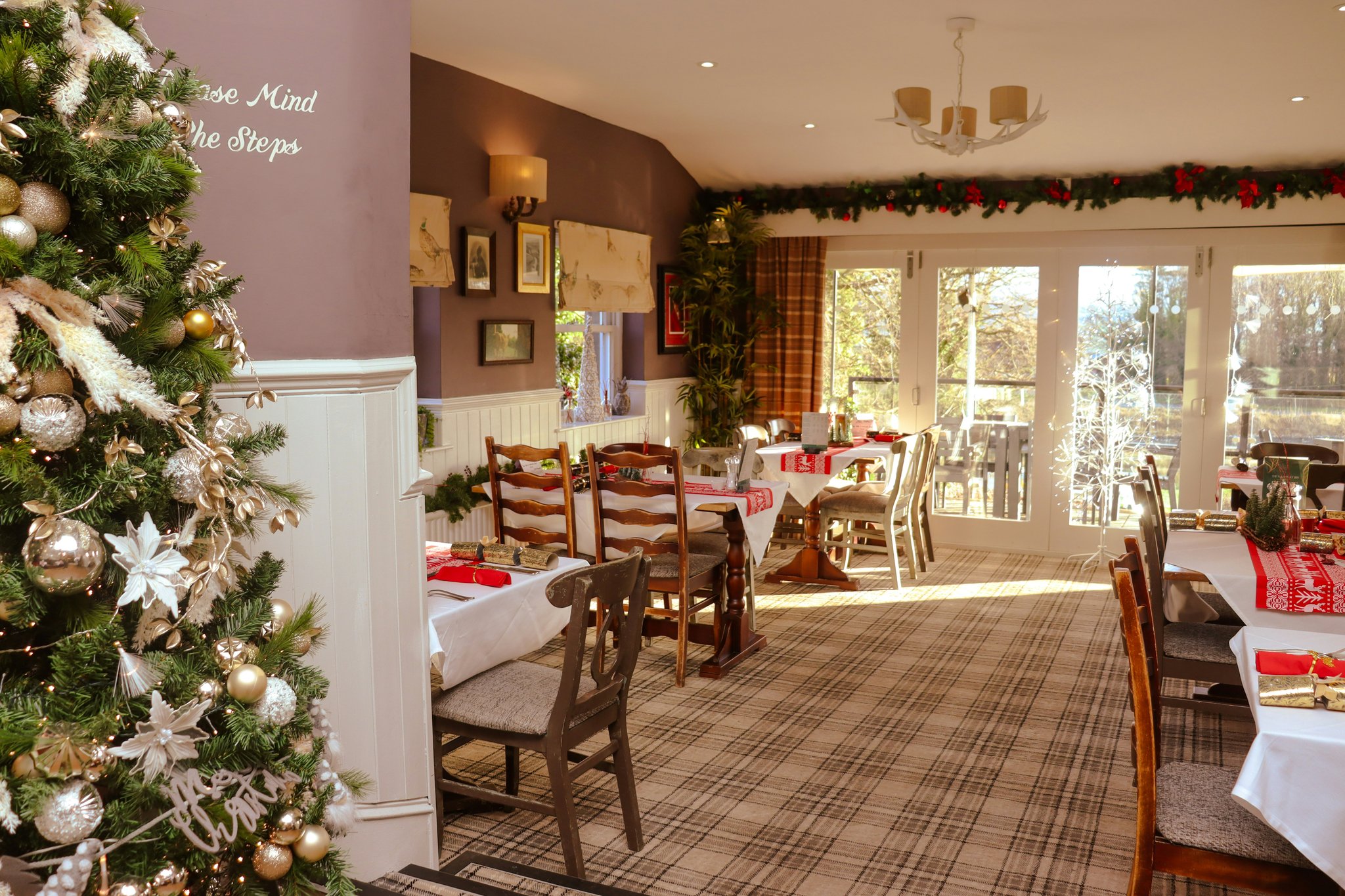 hYc9yJoRE0OGScsy3OtBQ_Restaurant_6168_(2)_S