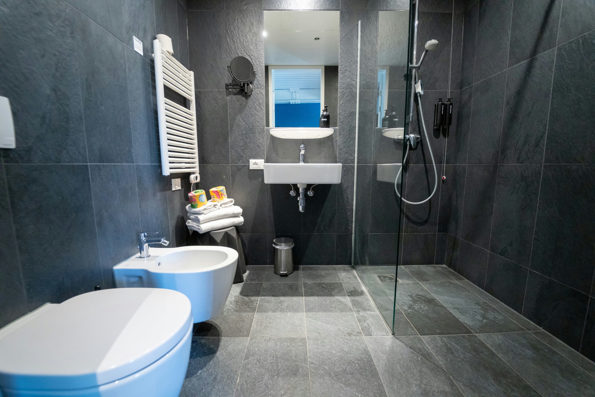 NebXPtJeUk6MhP0D5wCMSQ_Bathroom-all_room_types_(4)_S