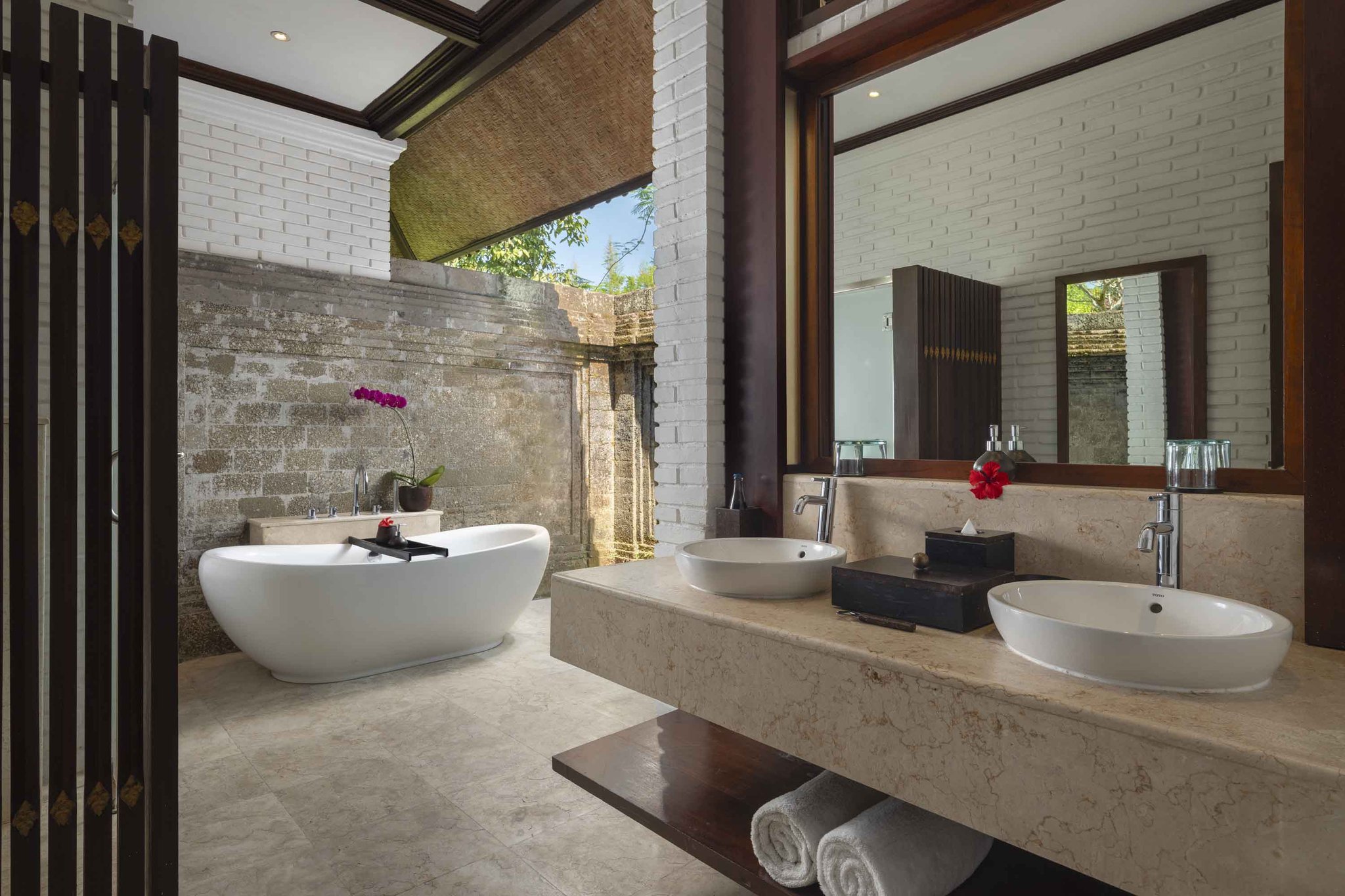 xZsswdCxxEqhbjpdEpMkQ_One_Bedroom_Club_Suite_Bathroom_-_T_S