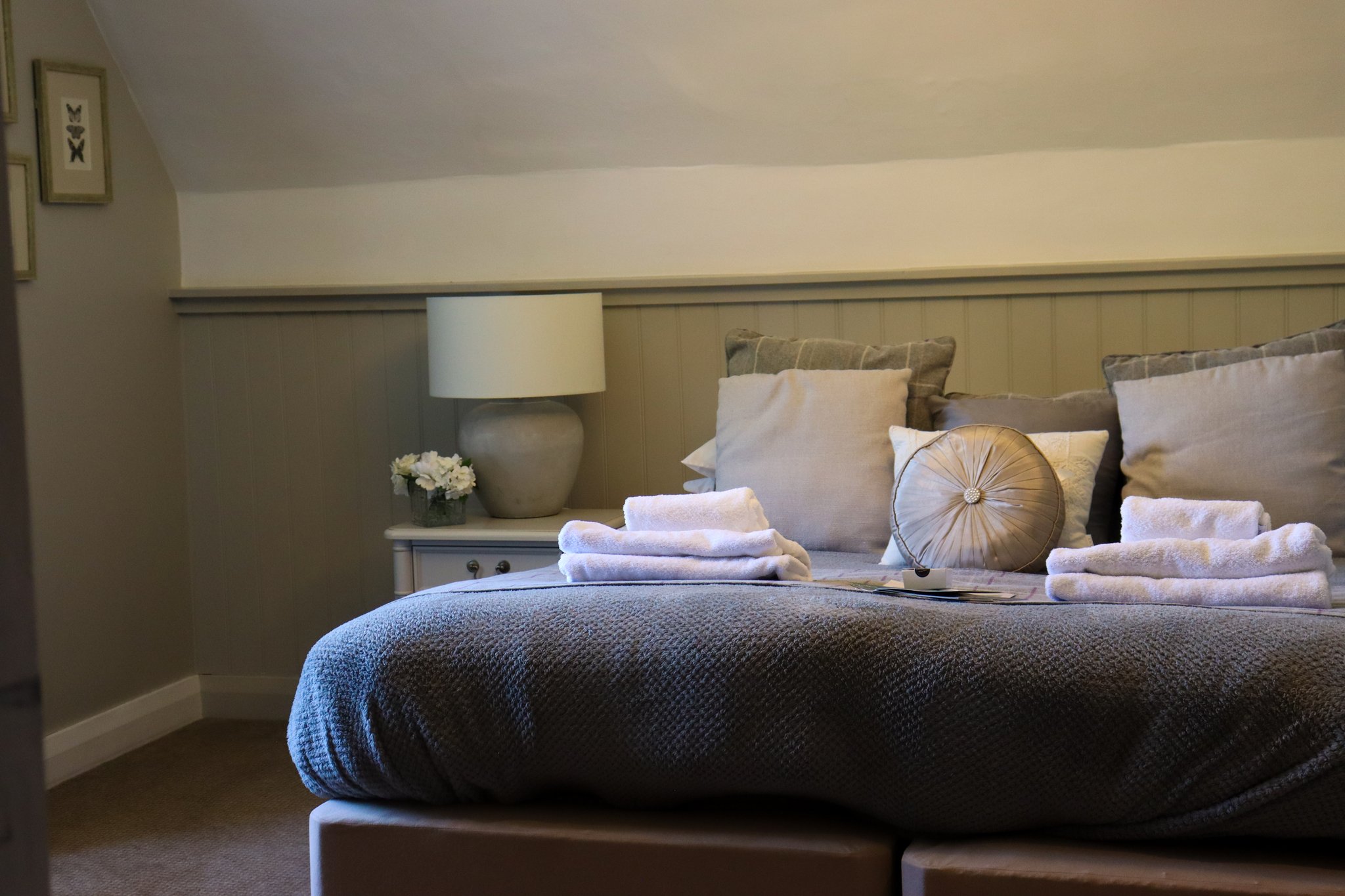 XRSH3nY4NkanJ87BUvebA_Room_7_Superior_Superking_or_Twin-1_S