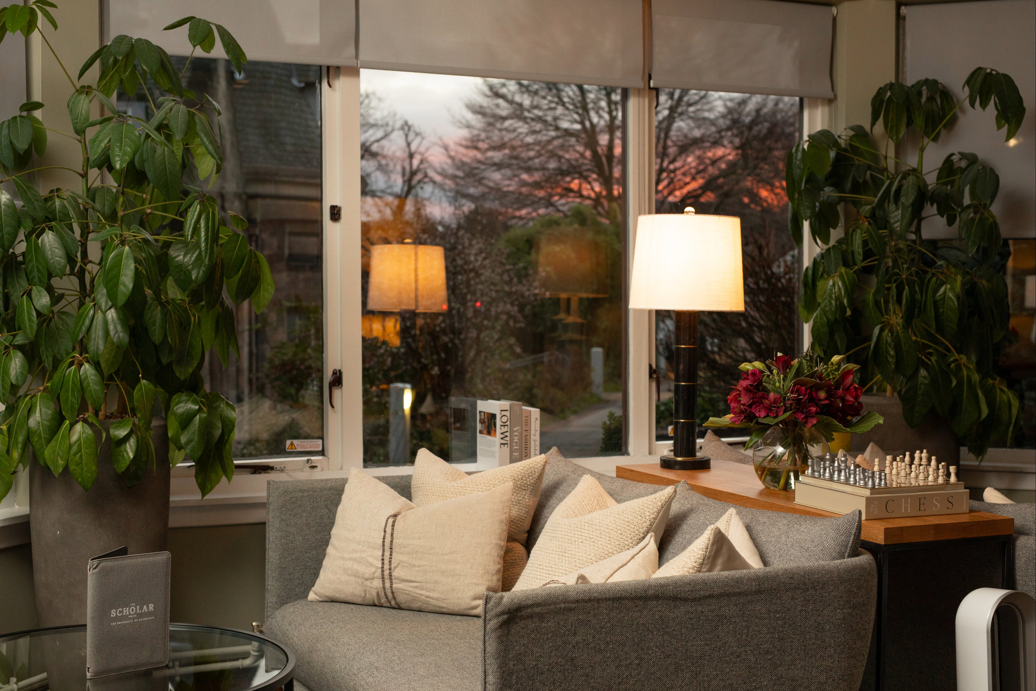 MkgbnPqB60KomjJVAOQPWg_Dining_Section_(4)_S