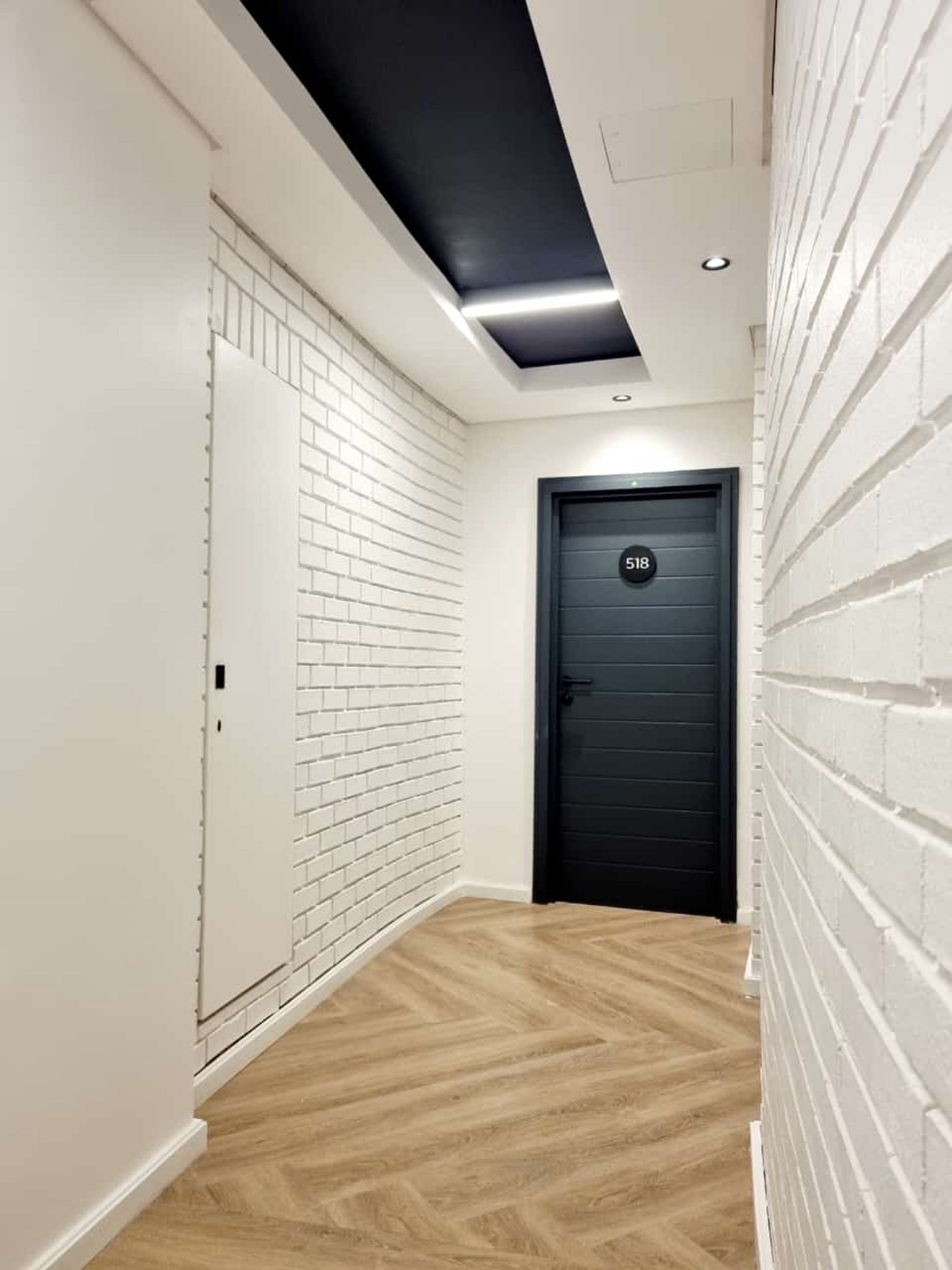 On_park_one_bedroom_-09_S