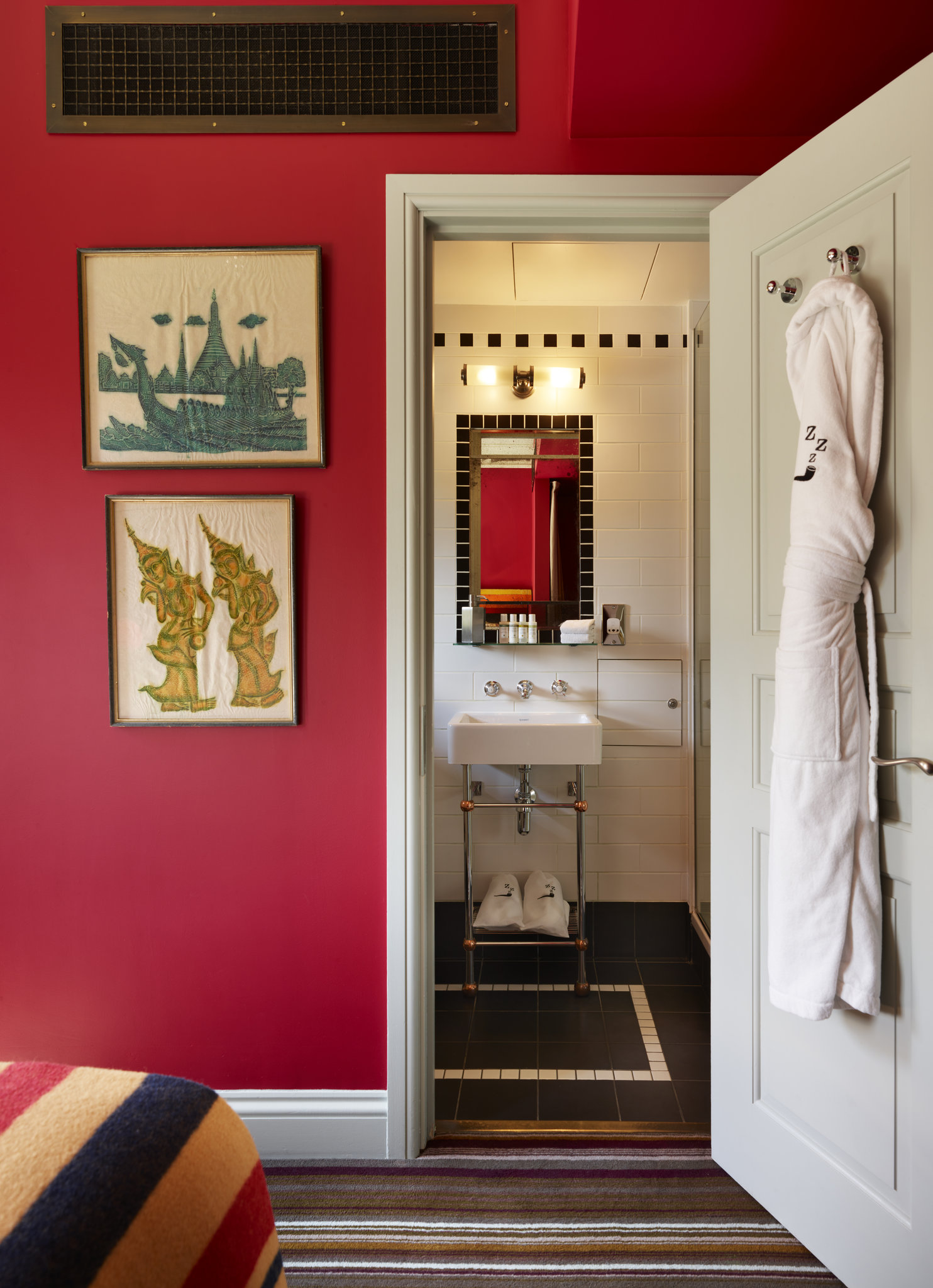 Deluxe_Double_Room-00_S