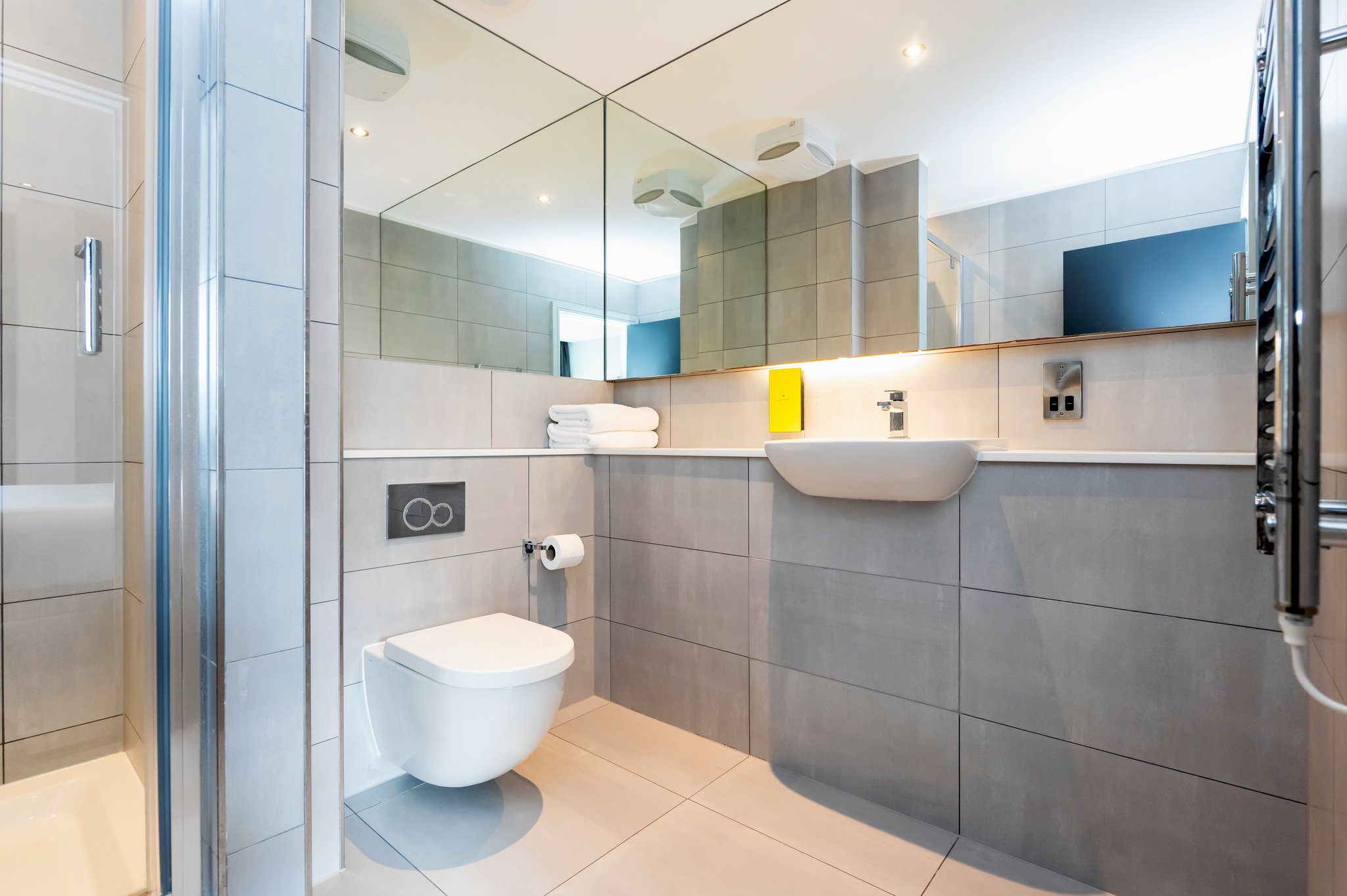 Executive_Studio_Apartment_Bathroom_S