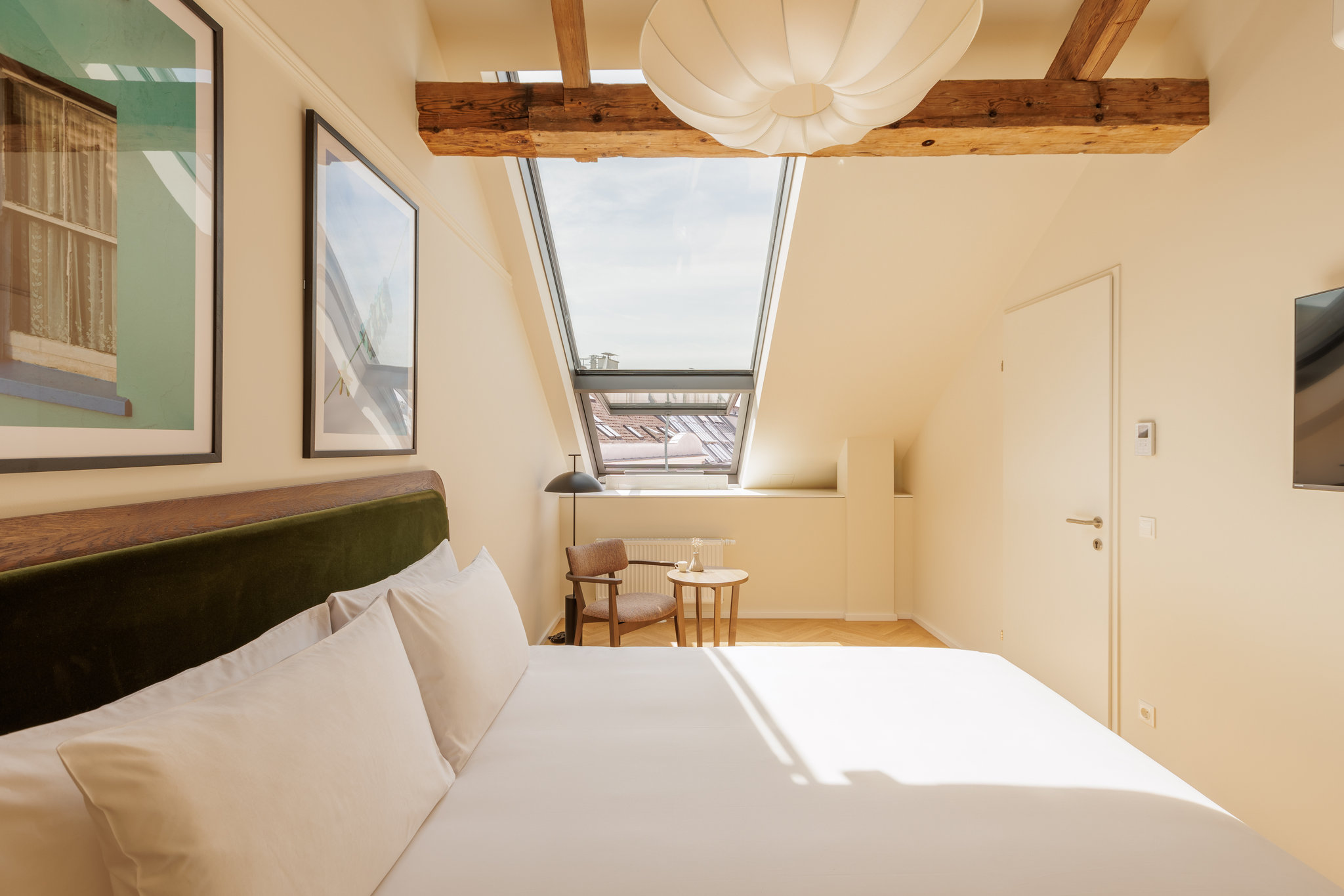 zR5nUedMUKTYeqQd8jmzQ_1-Bedroom_Apartment_King_bed_S