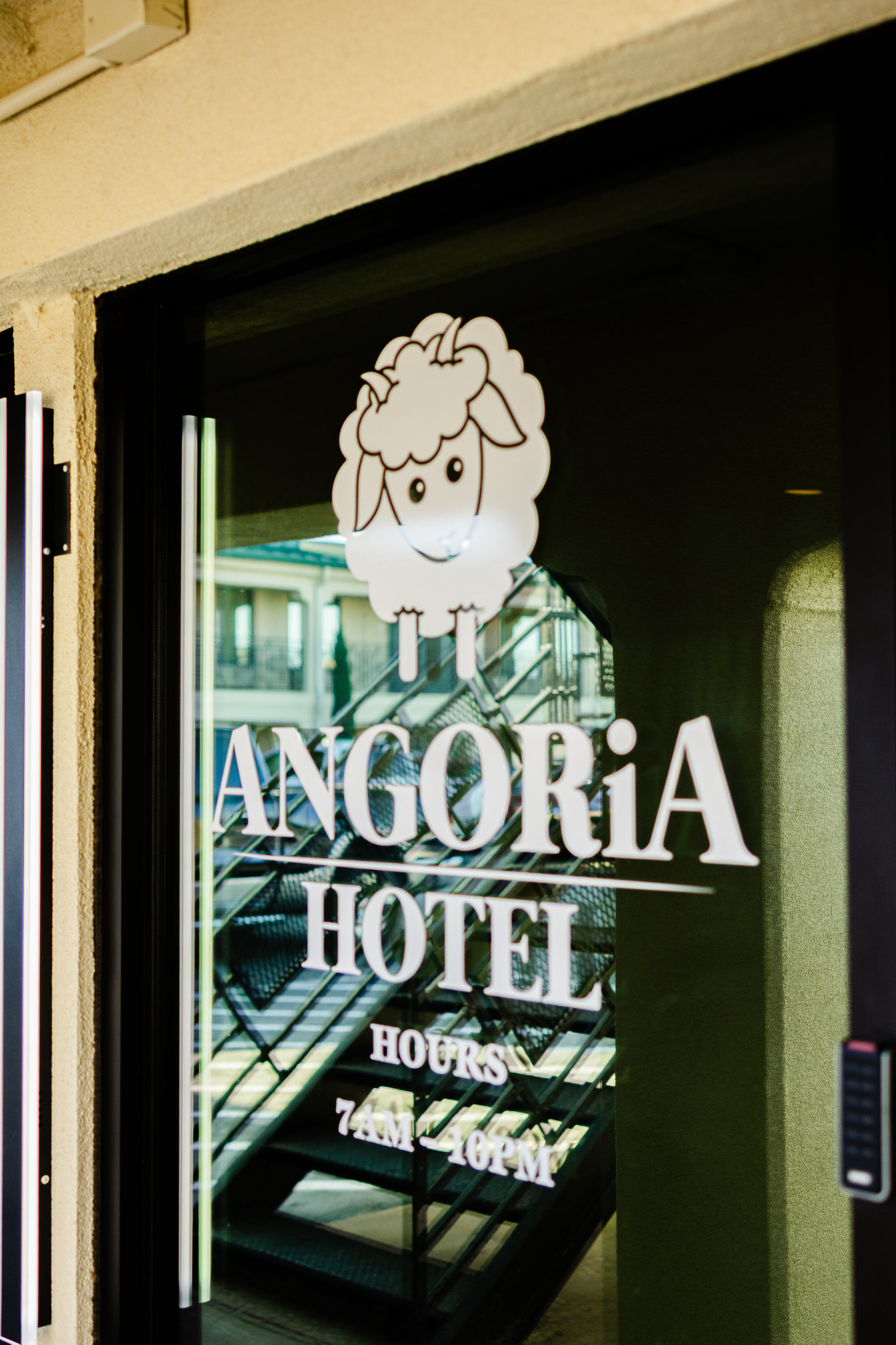 Front_Door_to_Lobby_S