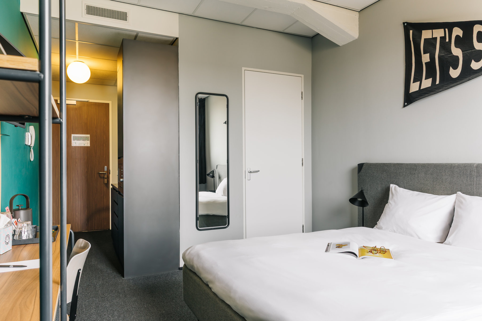 jrJwJic0TUSh9LKm4uVB1Q_Deluxe_Studio_S