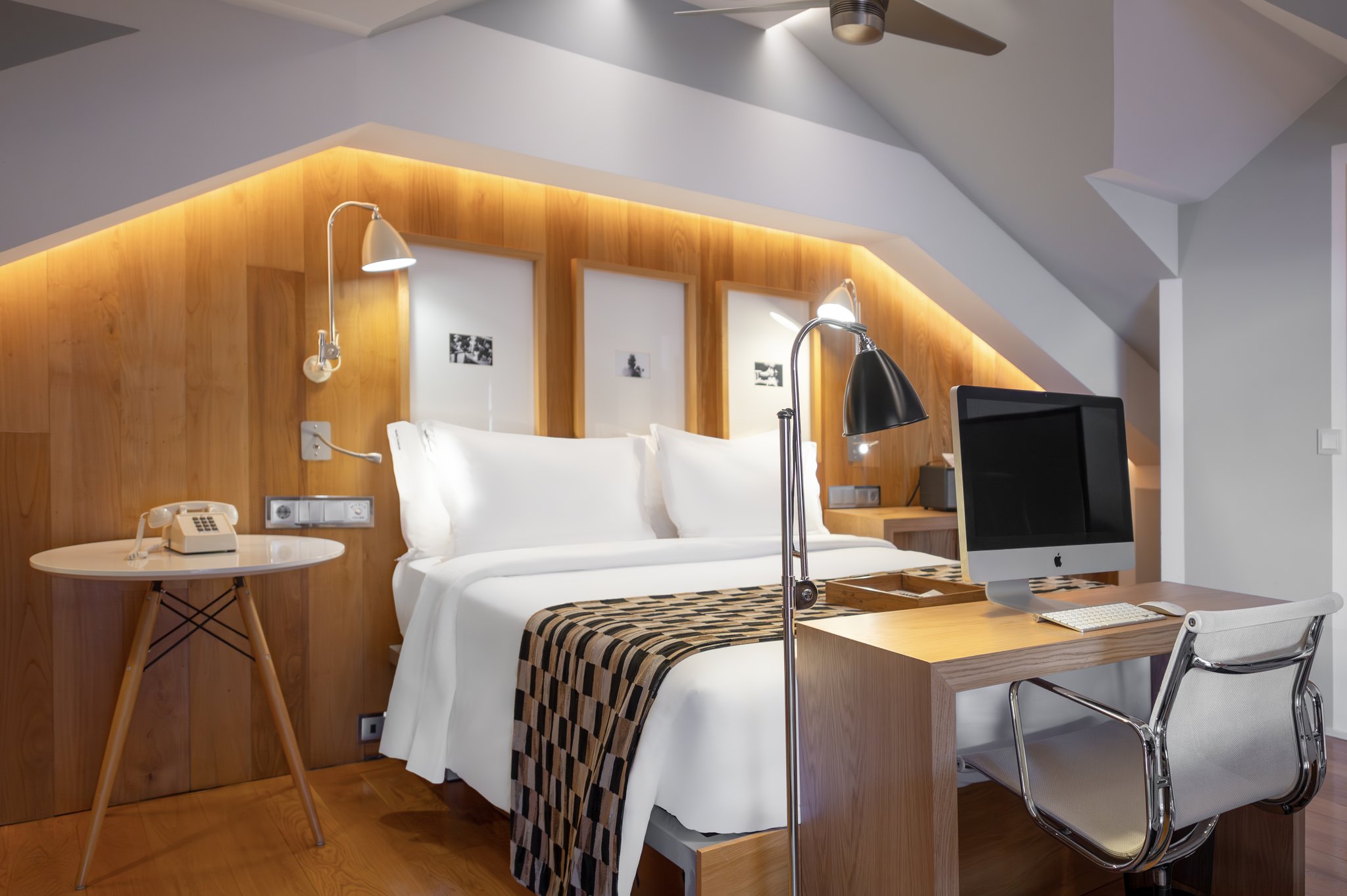 Suite_Castle_View_(3)_S