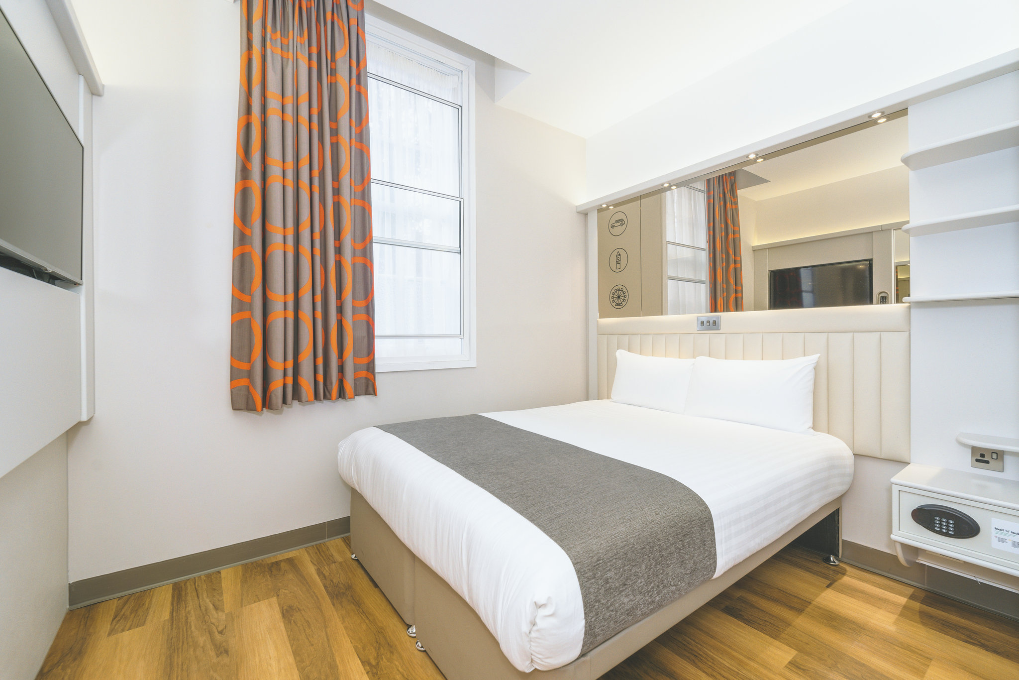 Classic_Double_with_Window_S