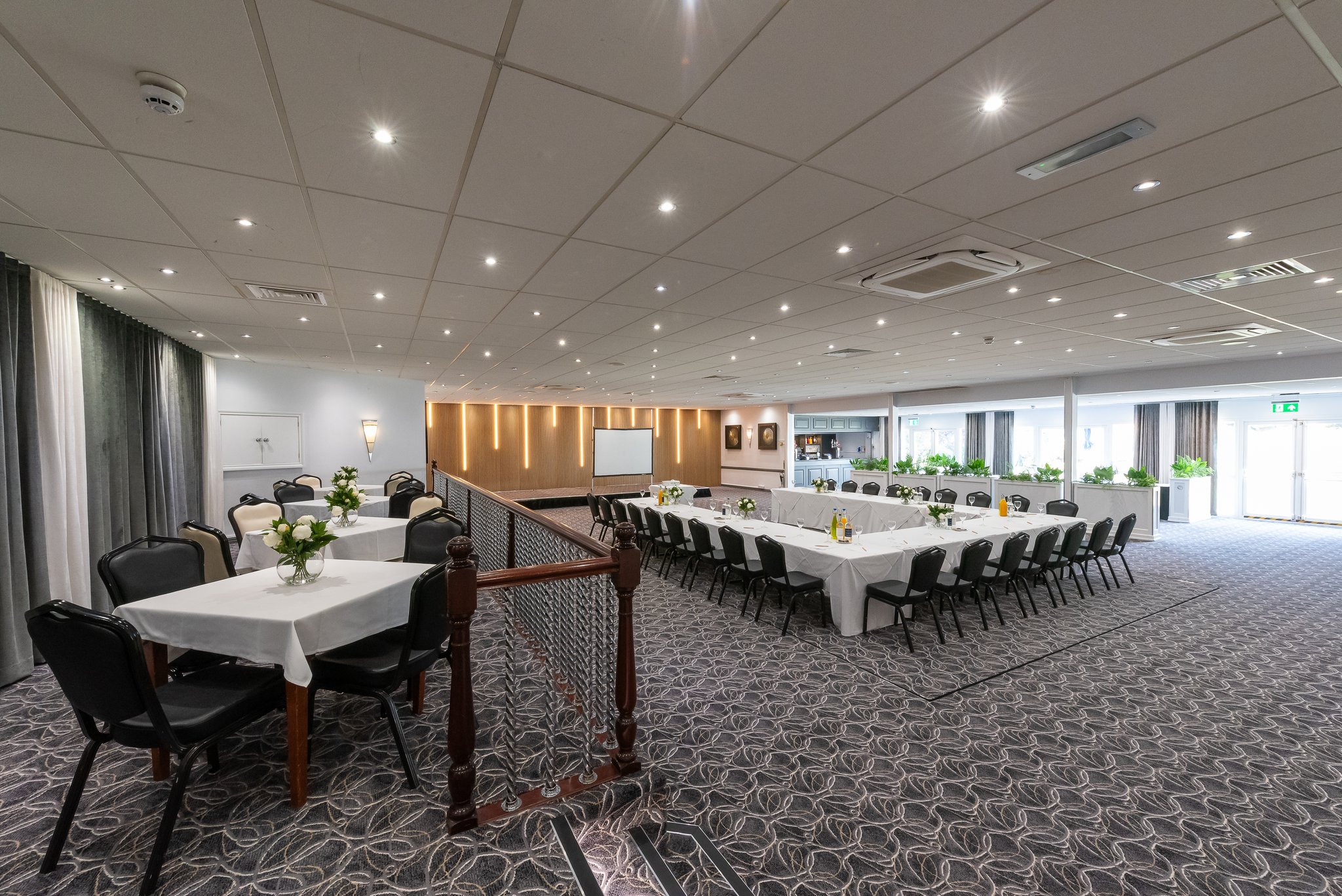 BVG6Qjdm0arKzjVDdpvYg_Conference_Room-2_S