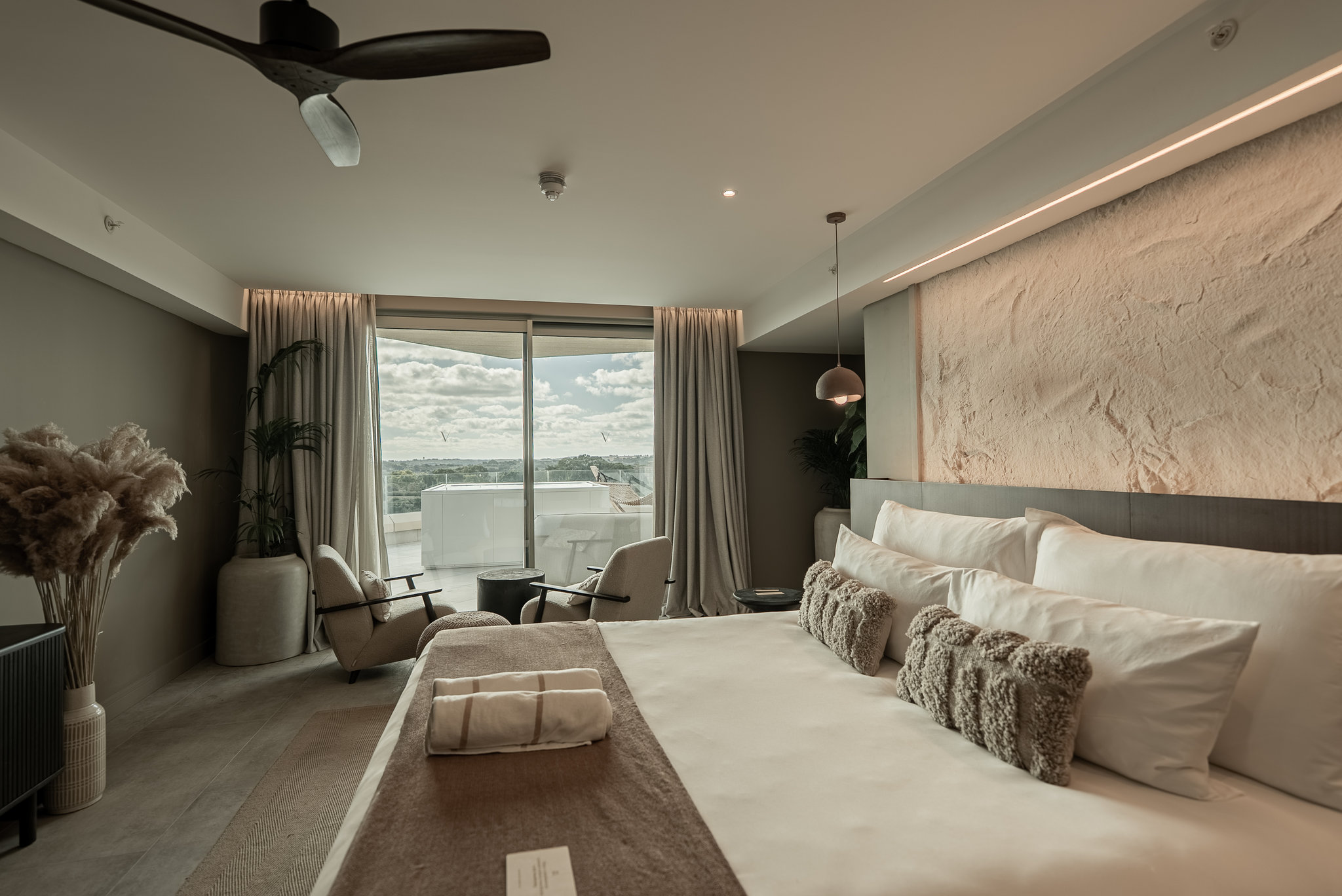 3qhvNRjvbE21PKAVowxxEw_Verdala_-_Designer_Suite_-_Photos__S