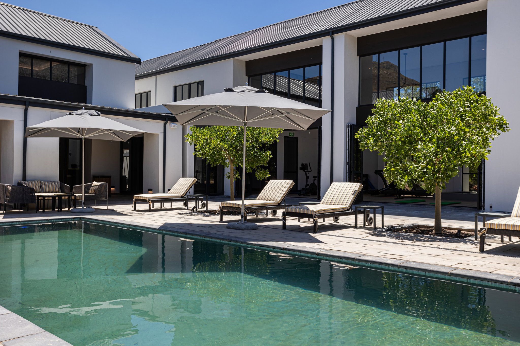 Manor_Swimming_pool_(15)_S