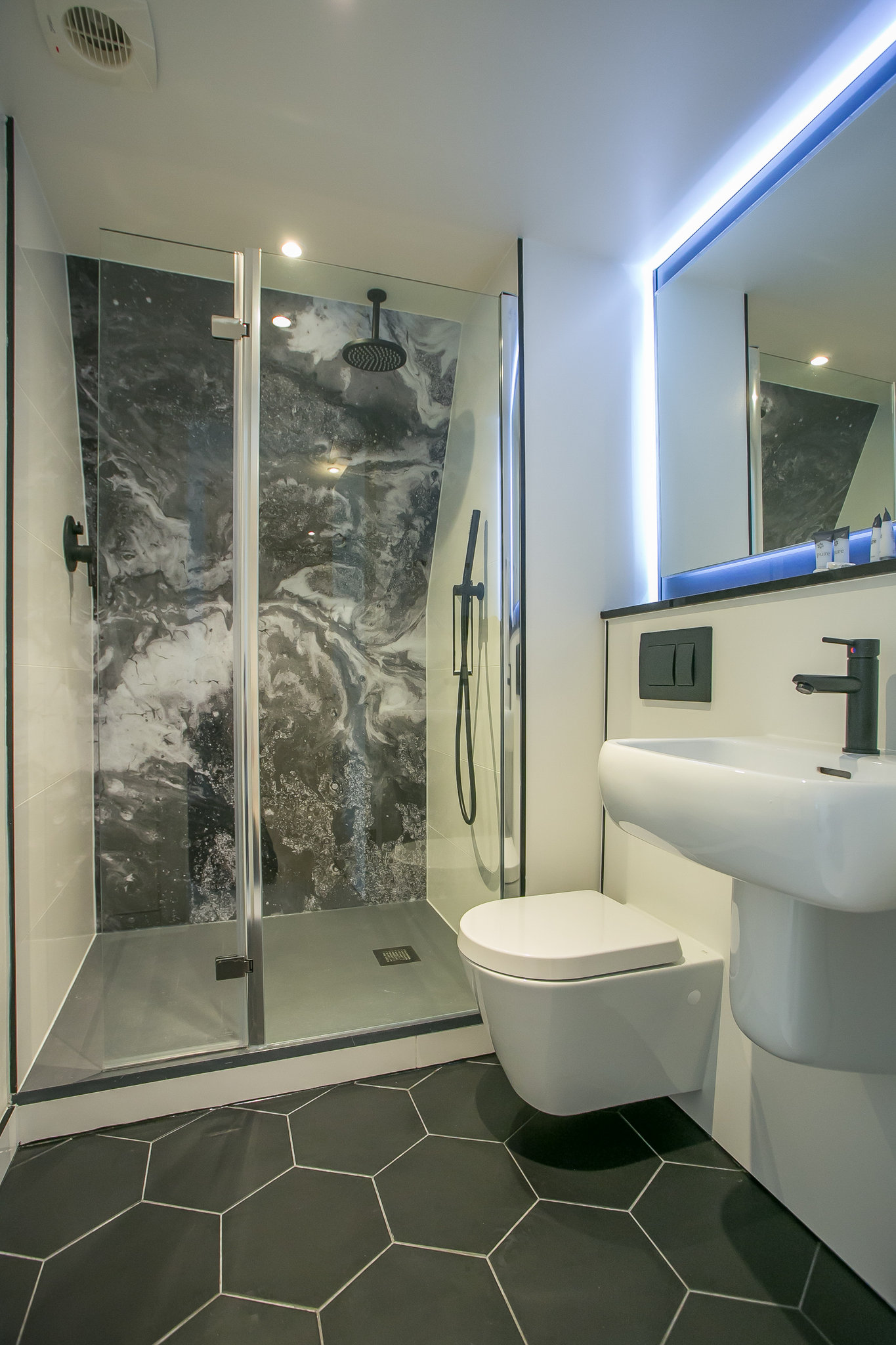 Loft_Studios_Bathroom_S