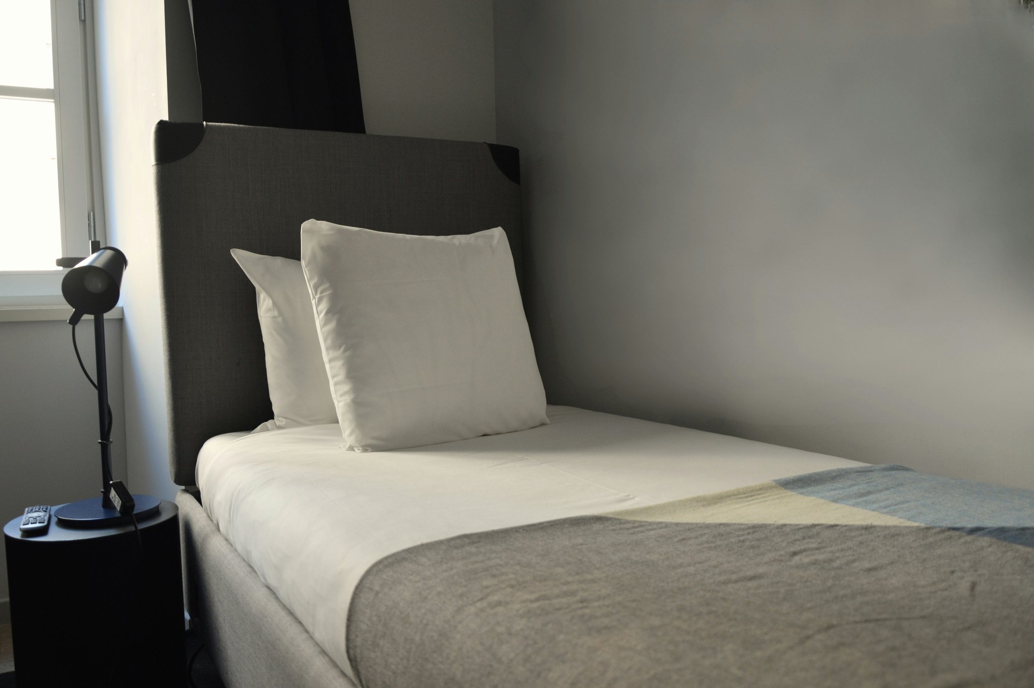 IYl2glMlgUeYGtepfsV8jQ_Economy_Single_S