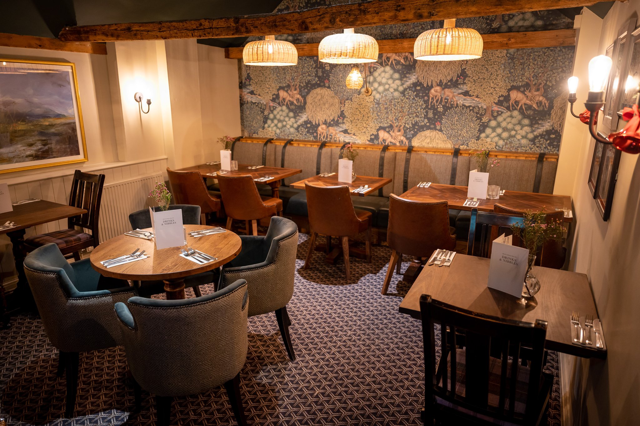 6189_DB_C_B_GreenMan_Harlow_Pub_2022_46_S