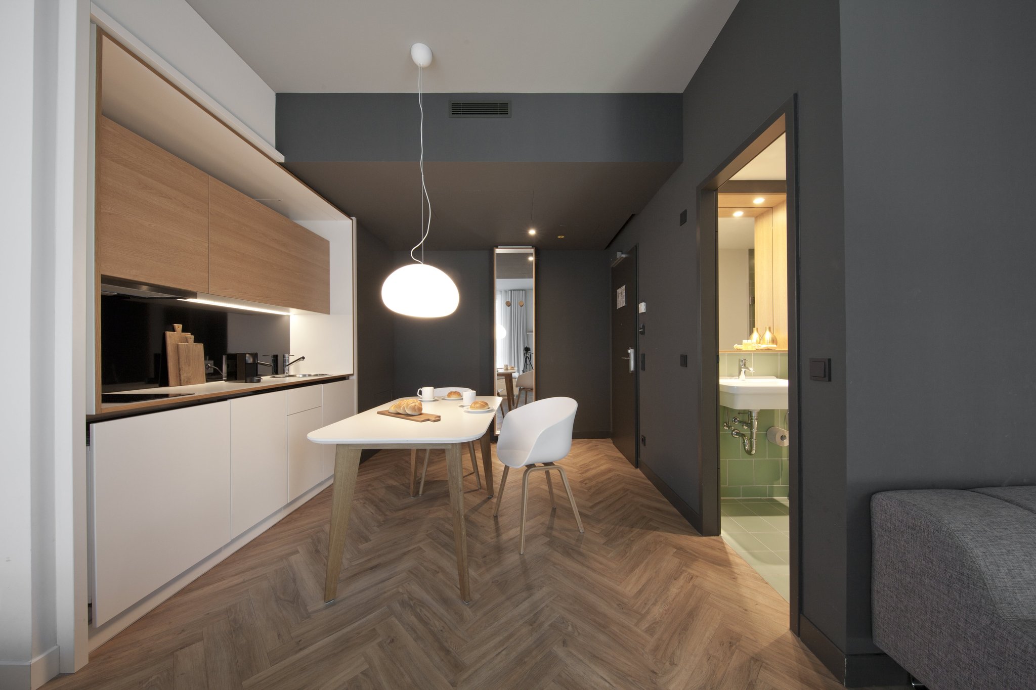 Apartment_1_queen_bed-04_S