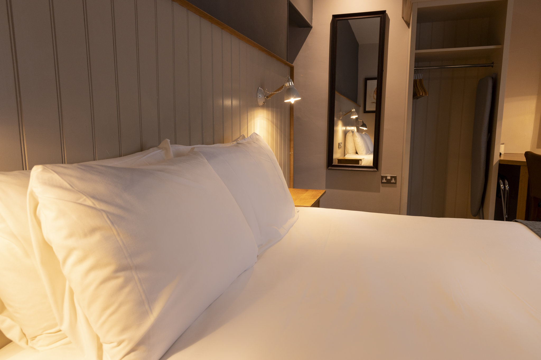 6333_GK_P_G_Hartwood-Hall_Chorley_Venue_Double-Hotel-Room_S