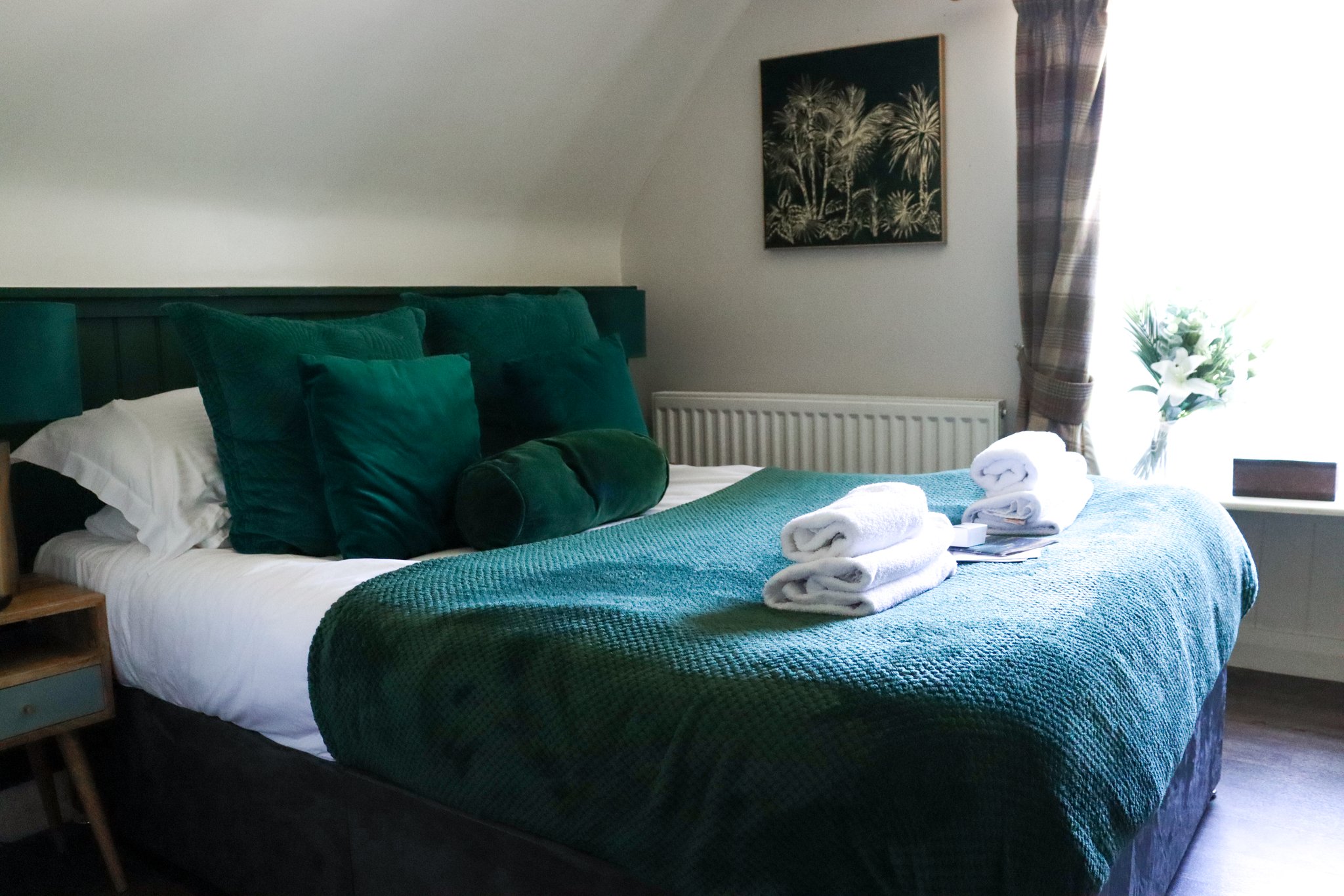 hAf4mpXv5ky6v13Wj61Xw_Room_6_Deluxe_Double-05_S