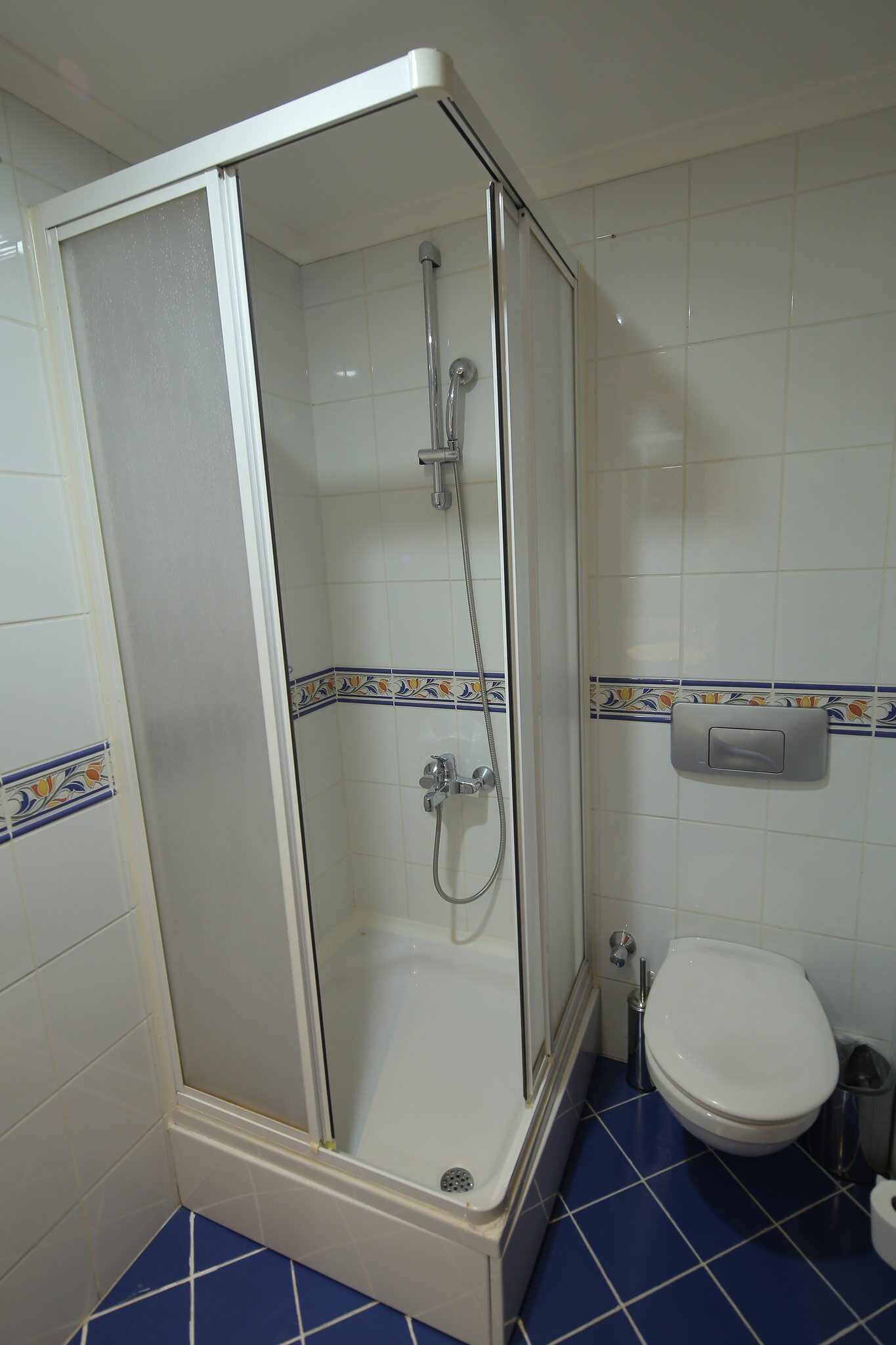 Suite_Bathroom_Shower_S