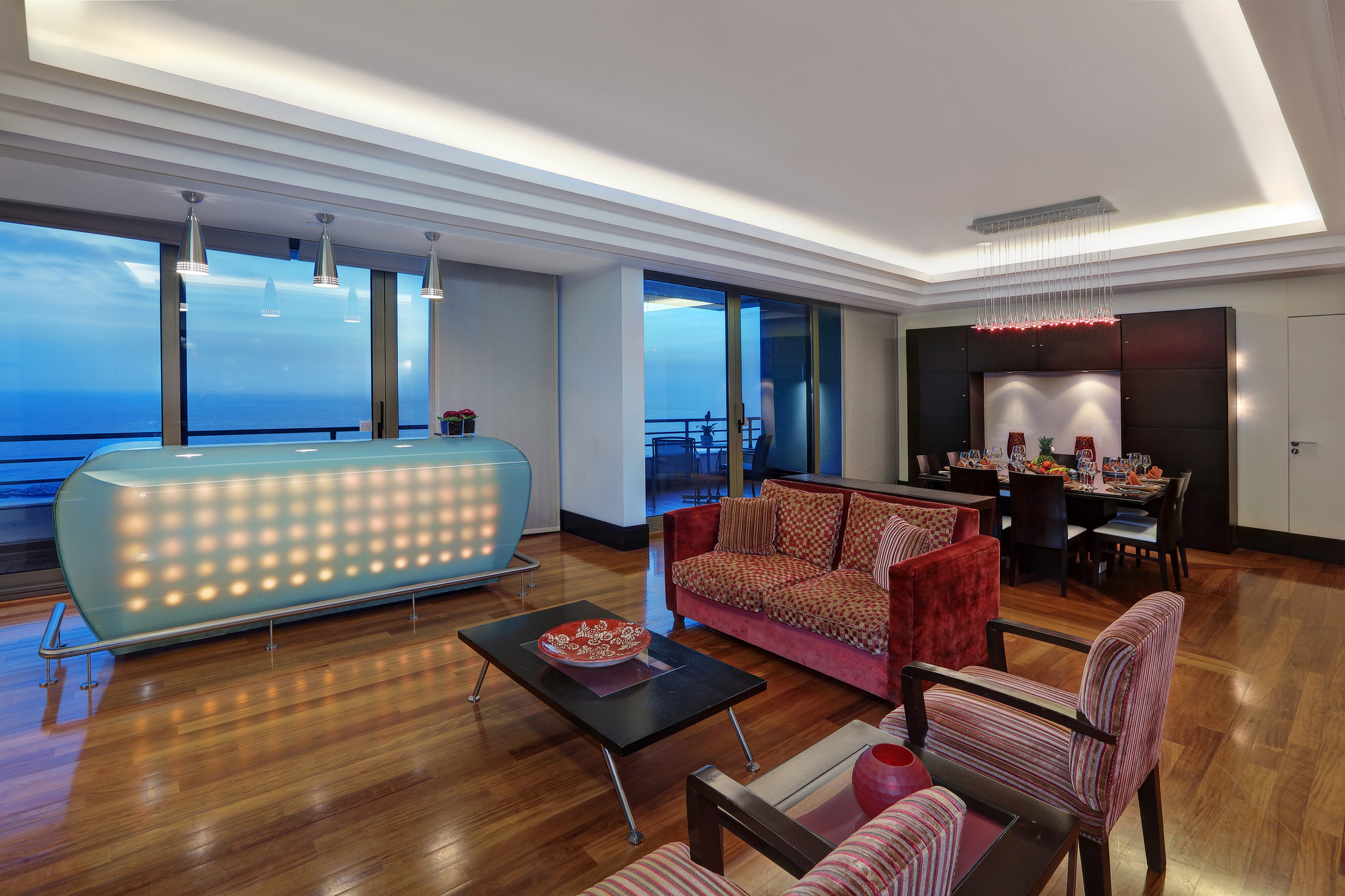 Royal_Suite-ROY-salon_red_3_S