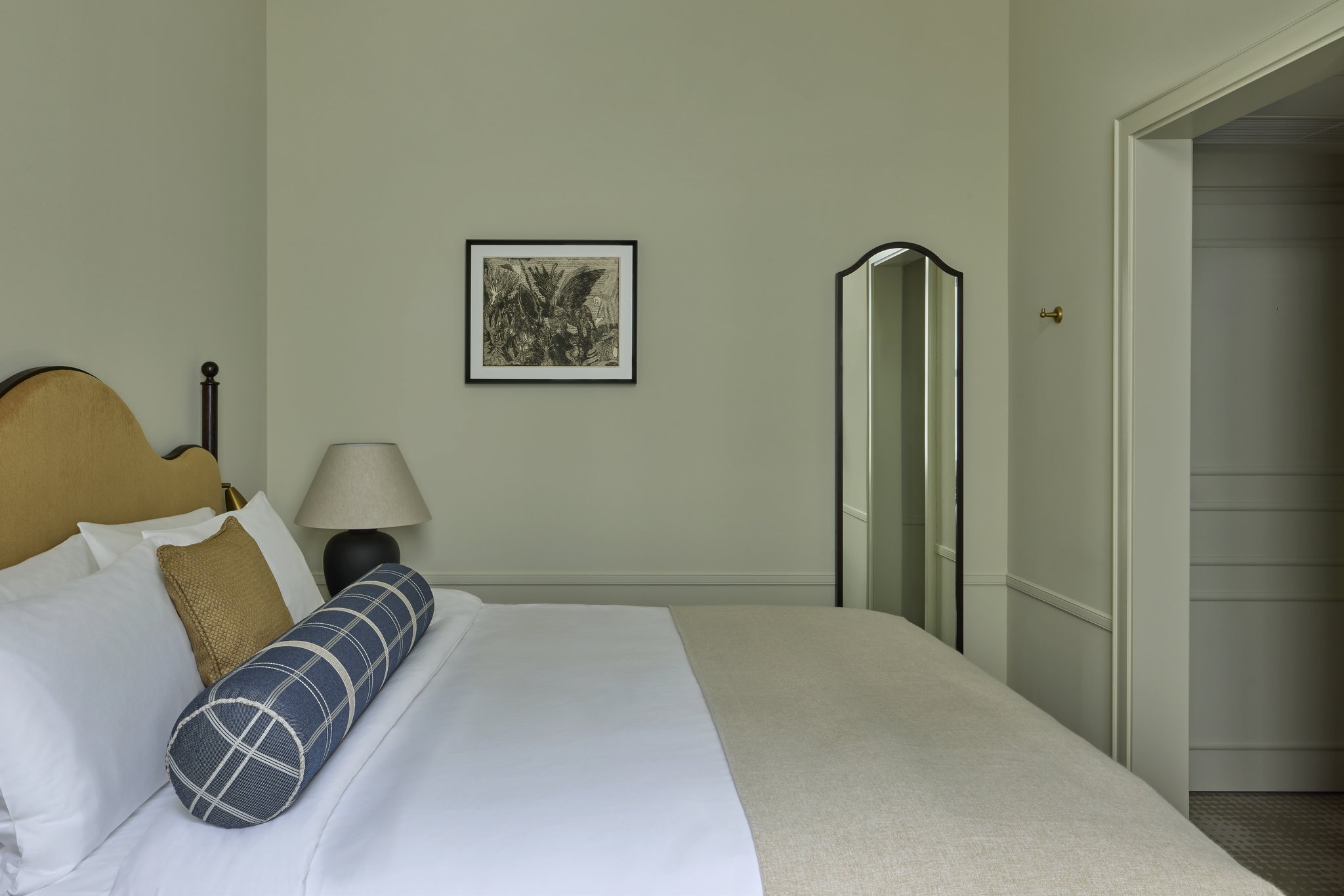 i6lR5QSwxkCWE0Hvx3fTEg_Classic_Room_S