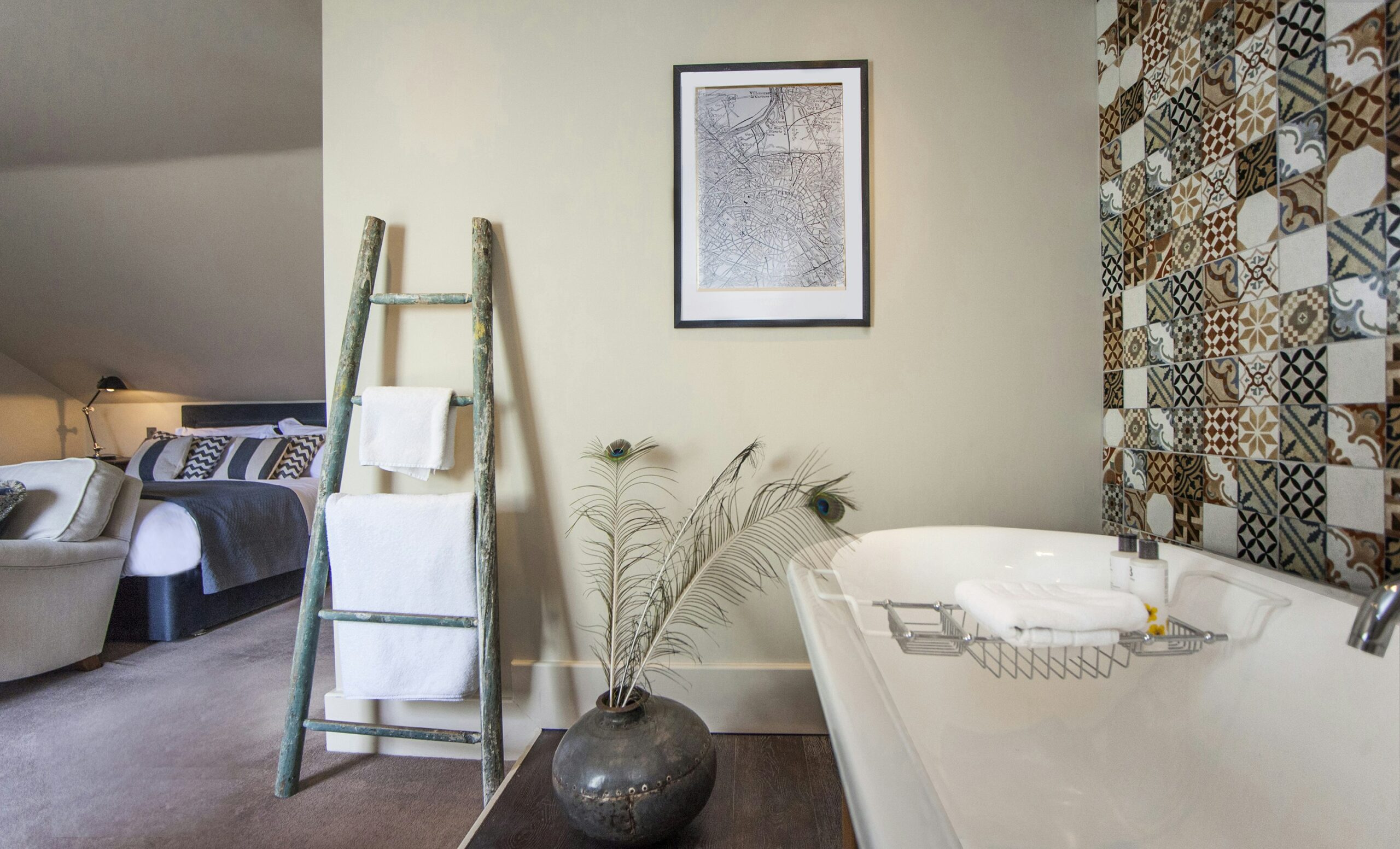 3551439_JuniorSuiteDetail_1791x2953_Original