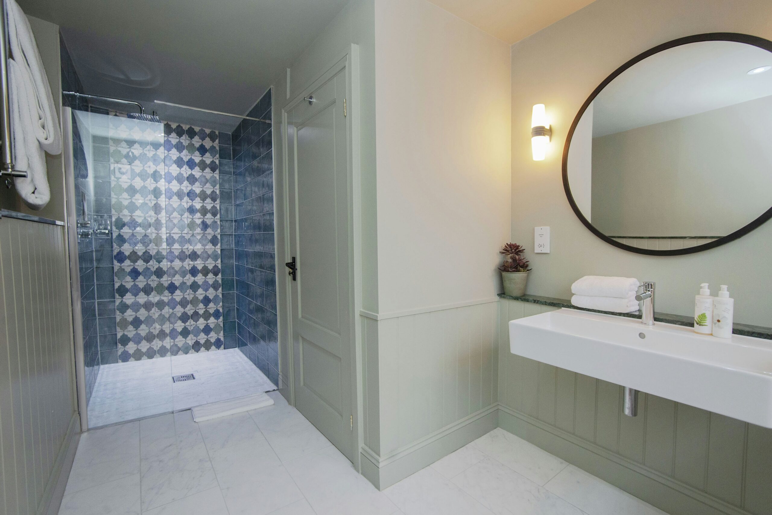 3551575_Epic_Double_Room-01_2362x3543_Original