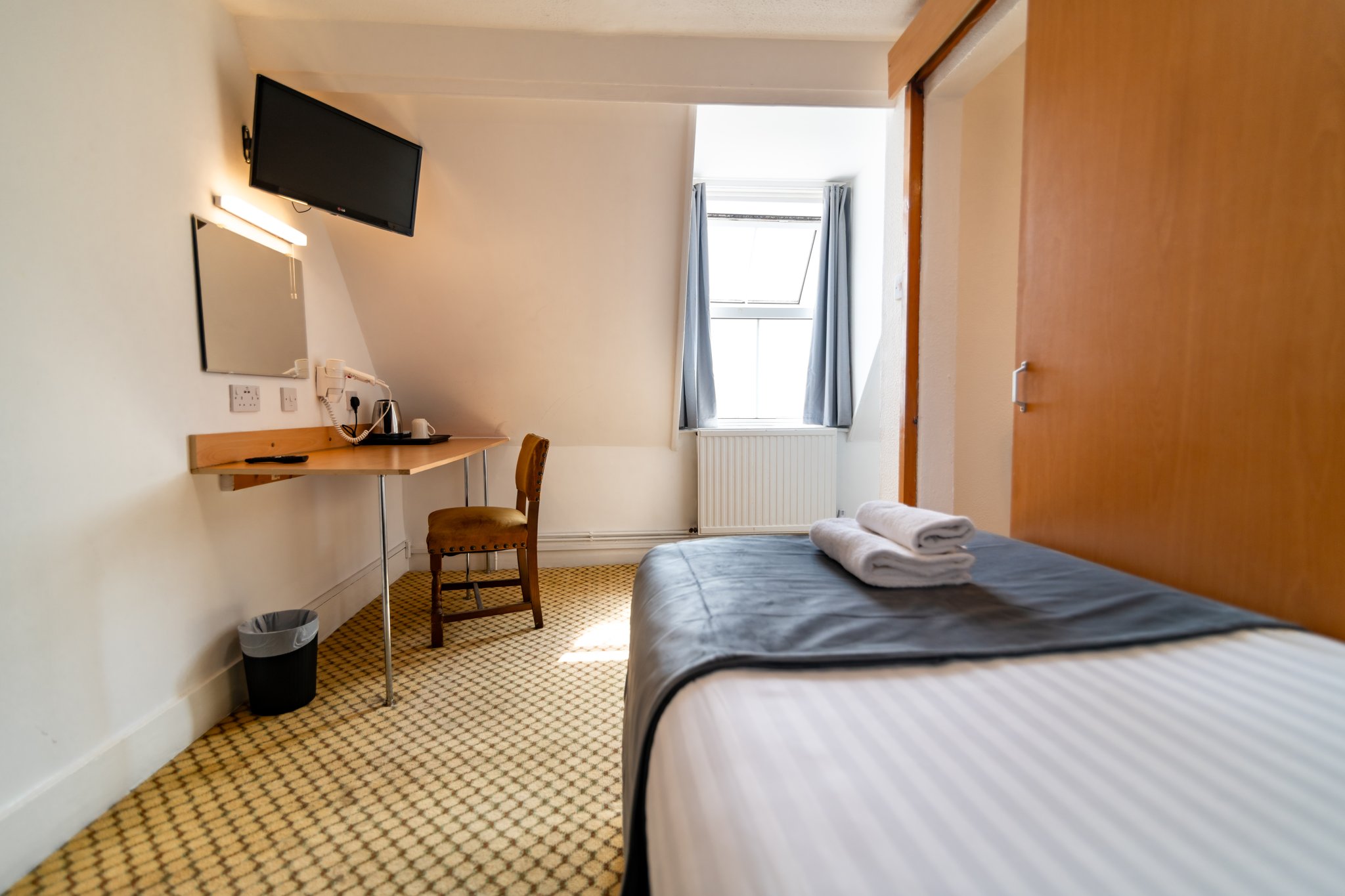 Single_Room_City_view-06_S