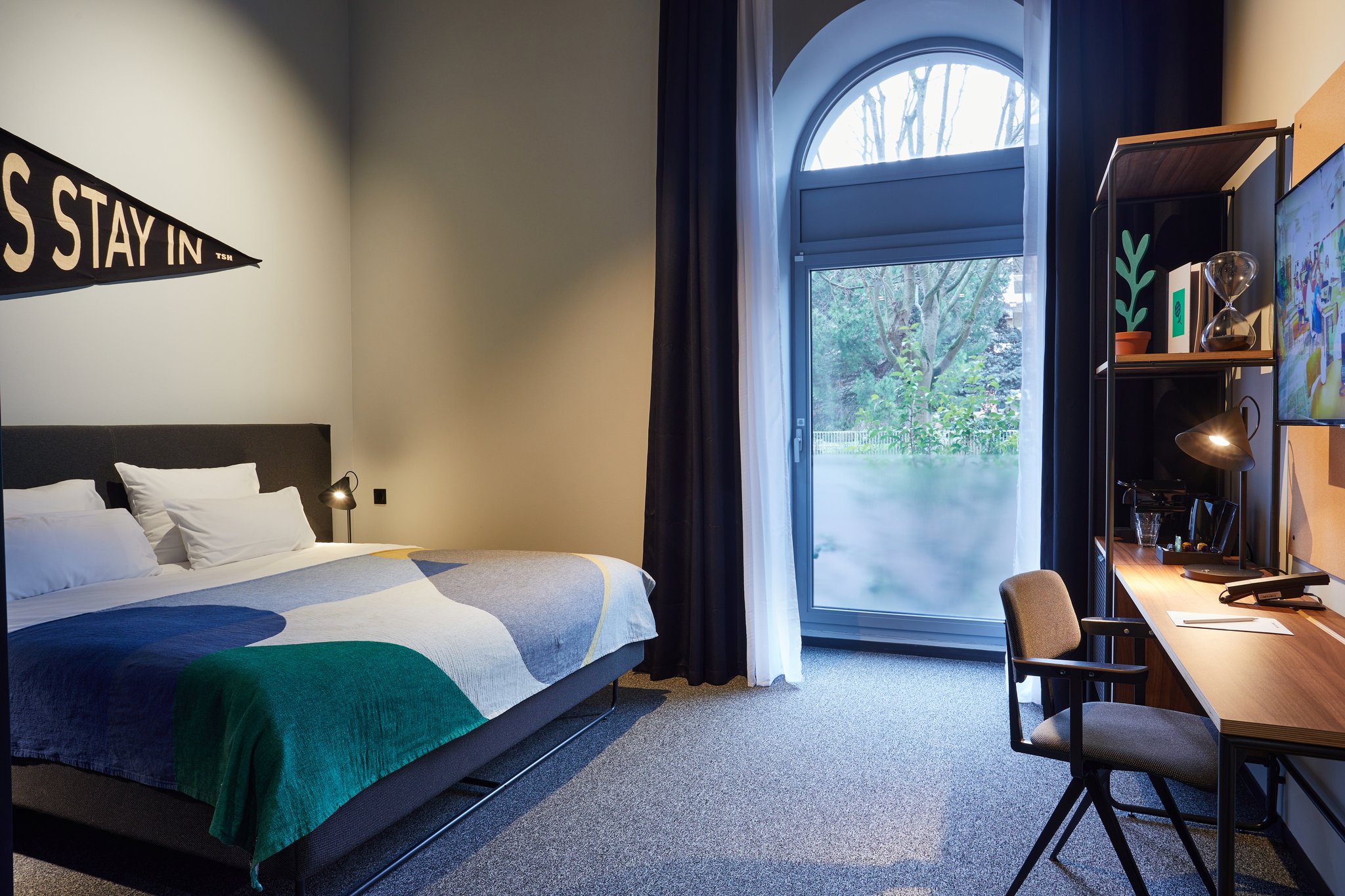 Executive_King_Room_(3)_S