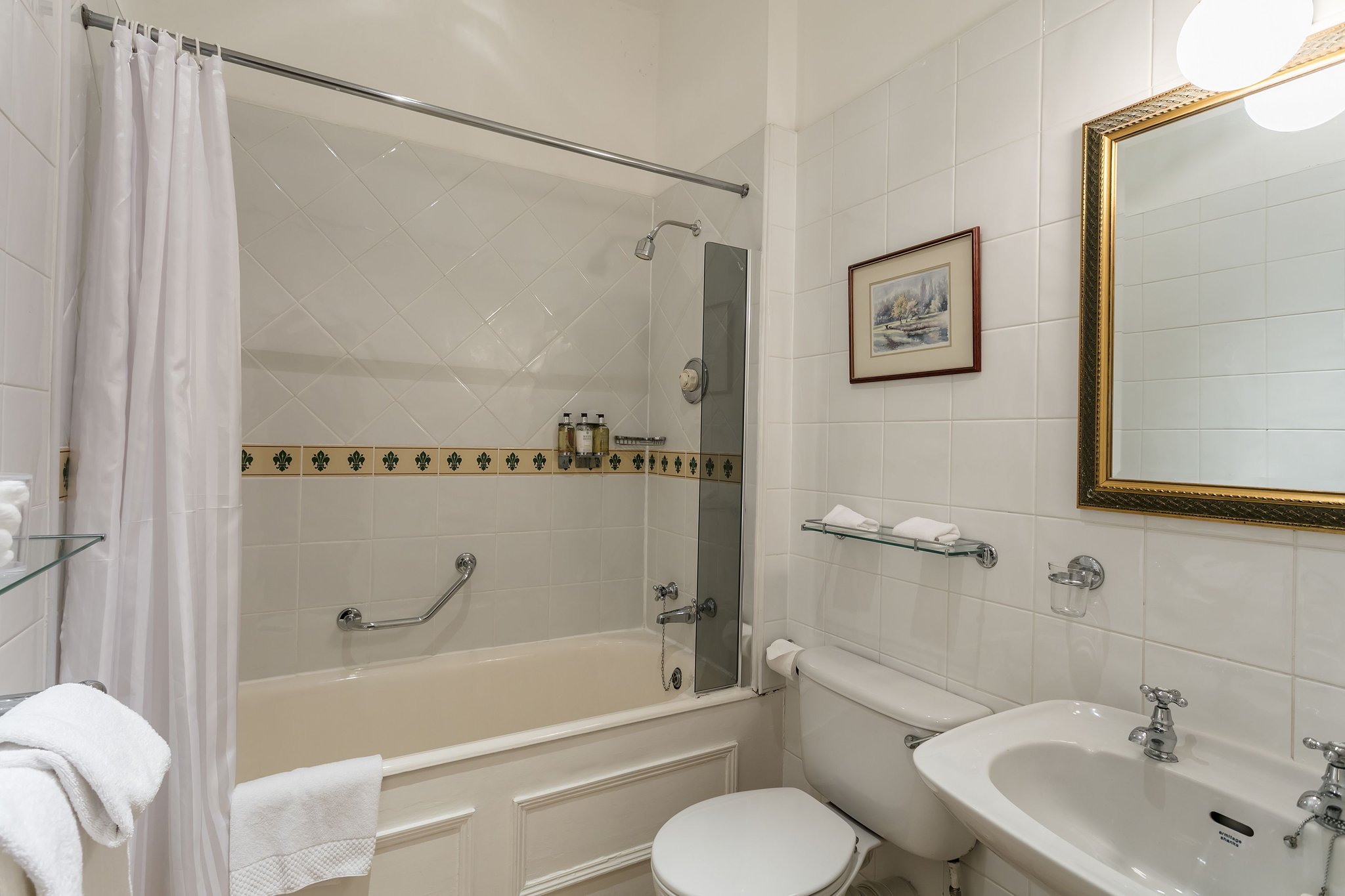 Castle_Quad_Bathroom_S