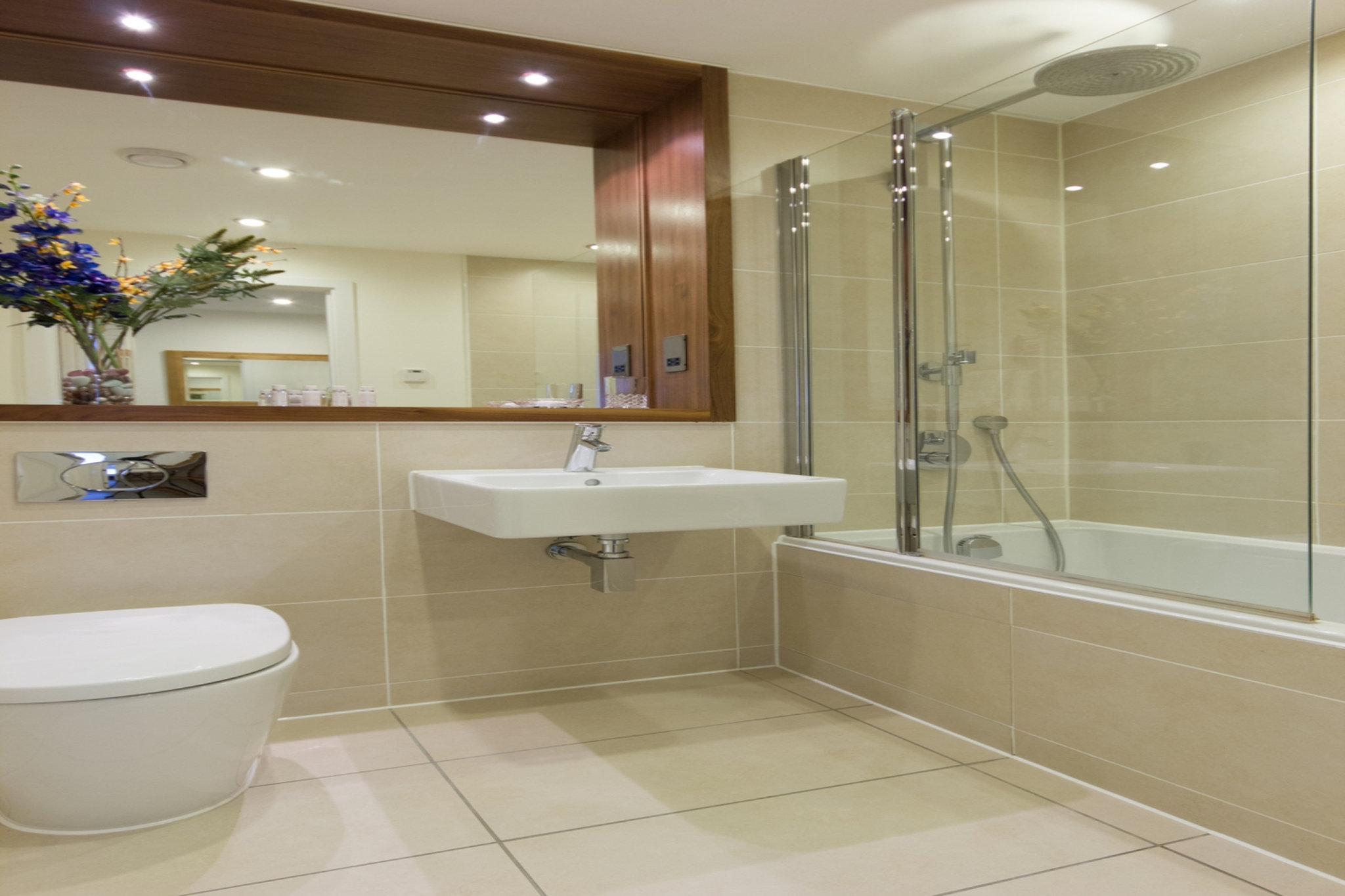 Two_bedroom_deluxe_aparment-Bathroom_S